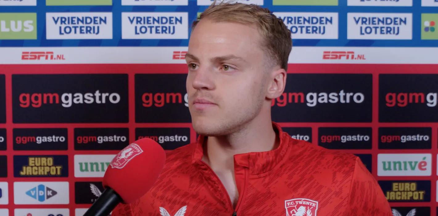 Adjustment Layer.00 01 38 10.Still001