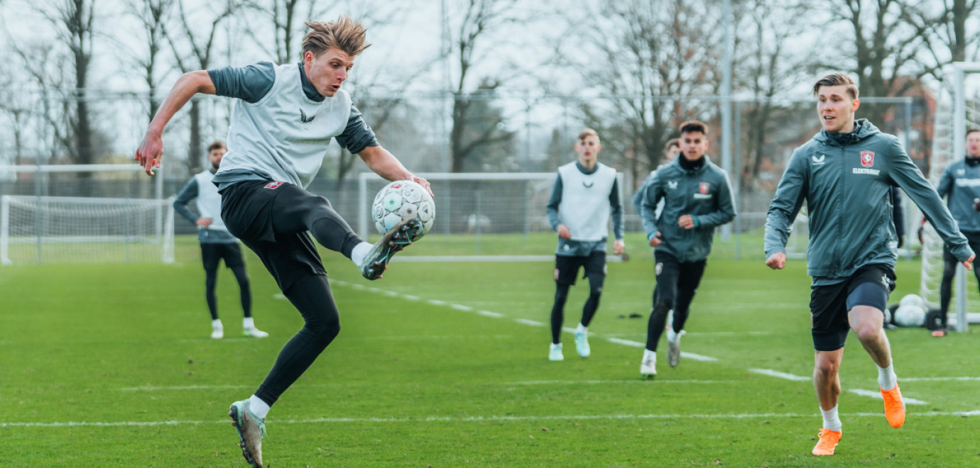 Training in aanloop naar duel met Vitesse