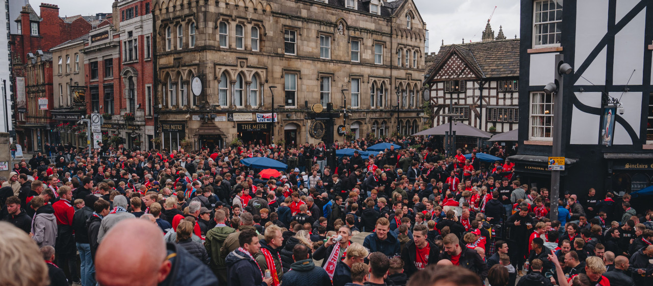 Mooie Twentse steun in Manchester