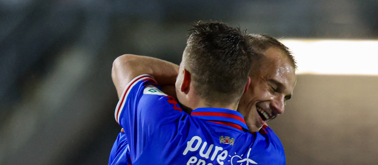 VAN BINNENUIT - Comeback Cerny bij winst op Sparta