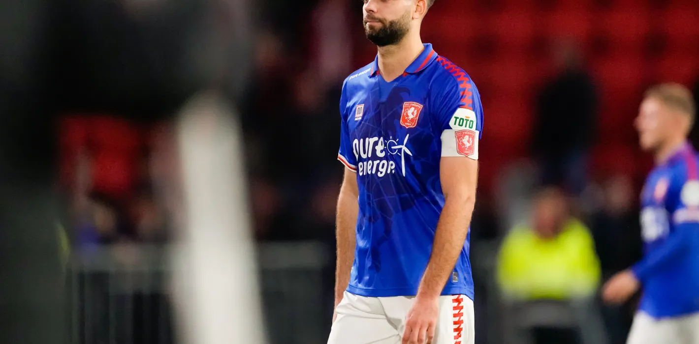 52196428 FC Twente1 v2