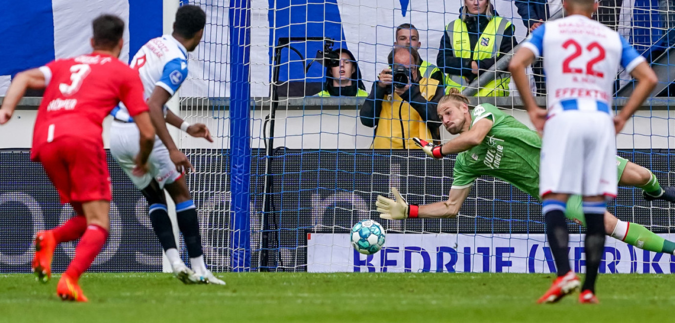 Van Binnenuit - Unnerstall pakt penalty bij verlies in Heerenveen