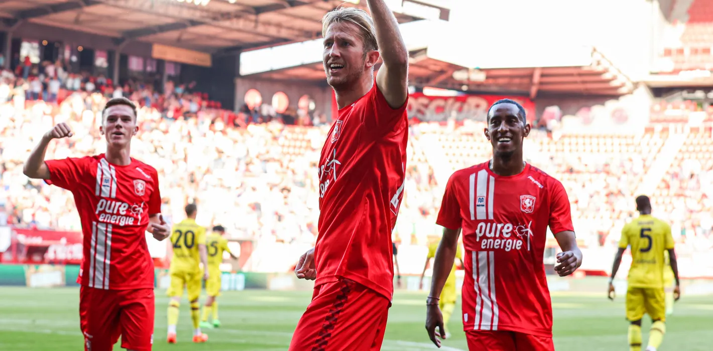 55544058 FC Twente v2