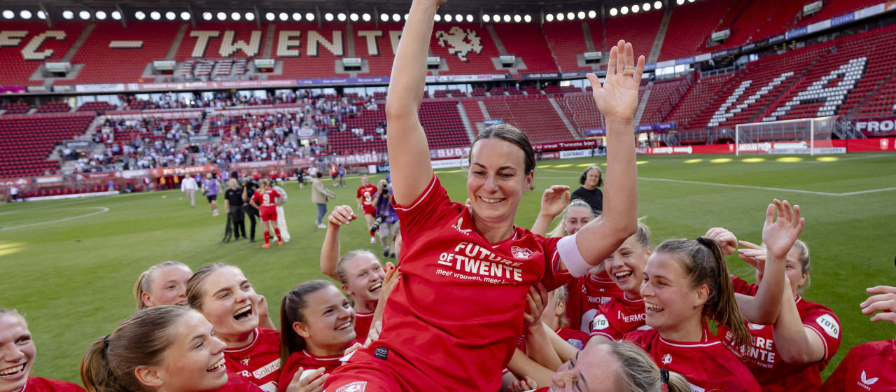Van Binnenuit | FC Twente Vrouwen landskampioen