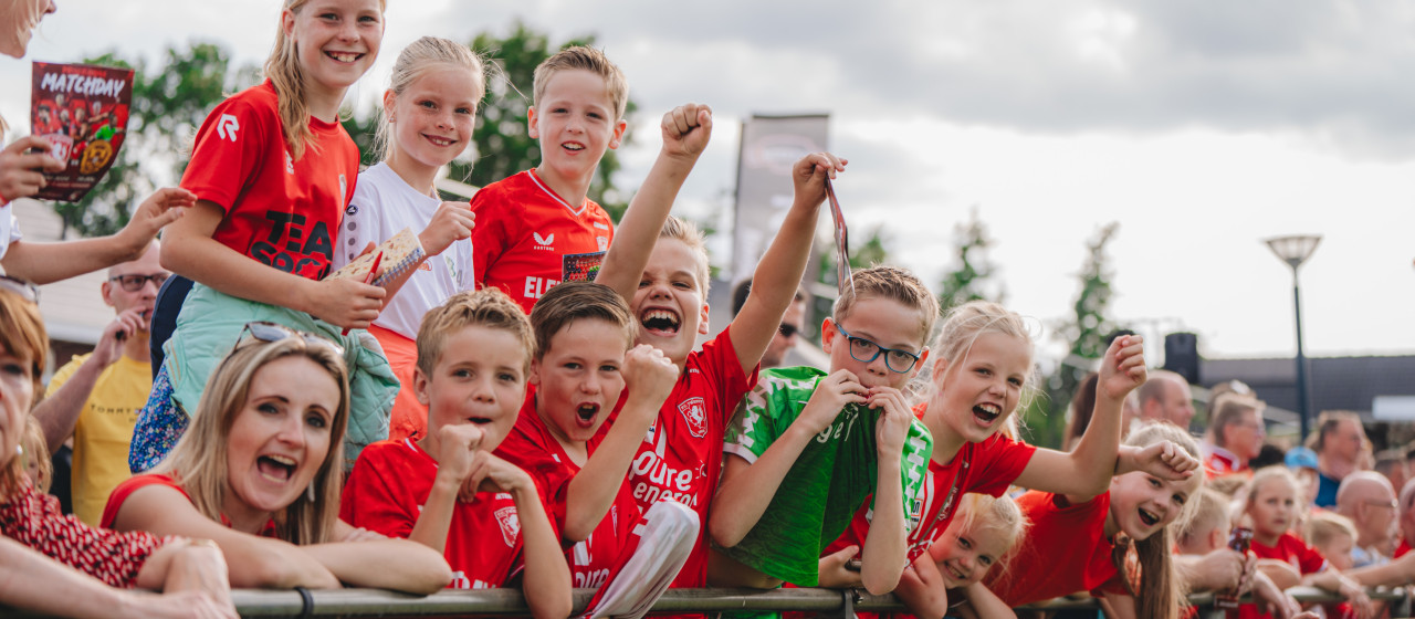 Van Binnenuit | Gezellige sfeer in Deurningen en weddenschap met Kuipers 