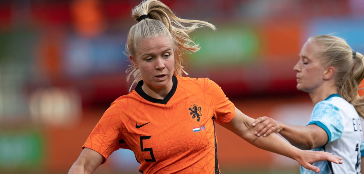 Viertal met Oranje Vrouwen naar Tokio