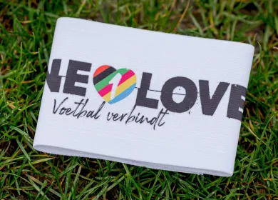 Foto One Love aanvoerdersband