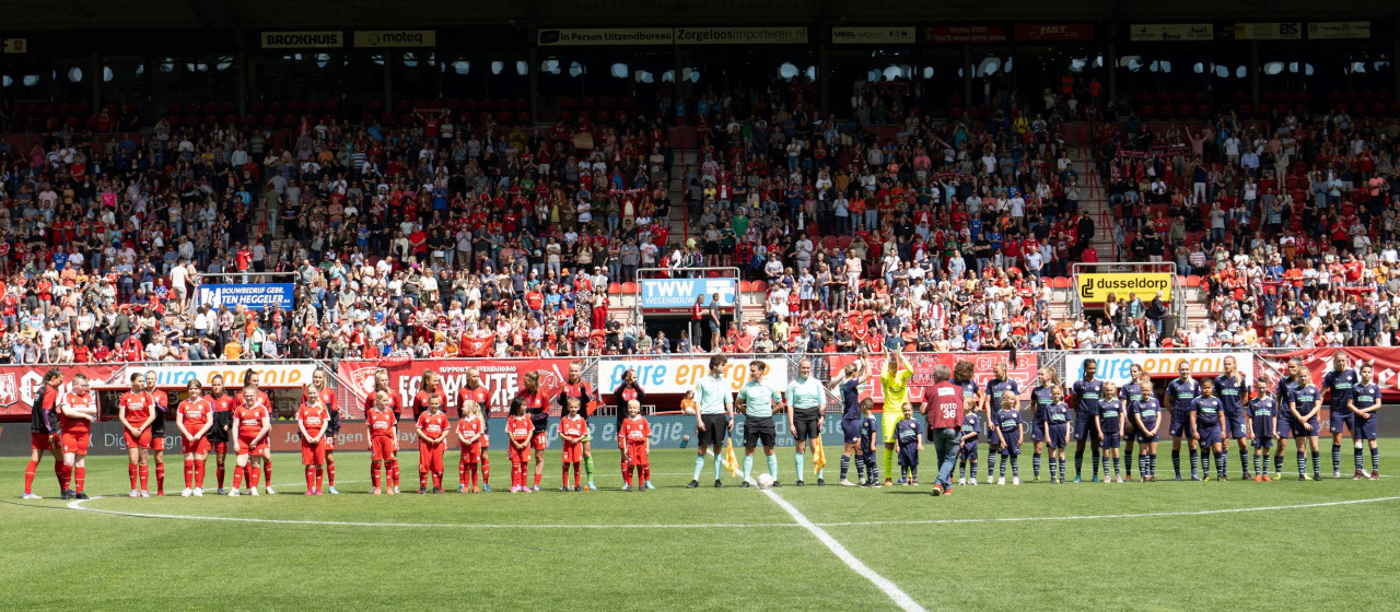 Zondag in De Grolsch Veste: FC Twente Vrouwen - Ajax strijden om Super Cup