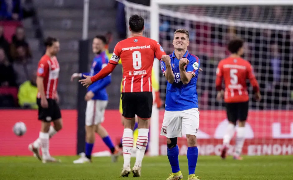 52203401 FC Twente v2