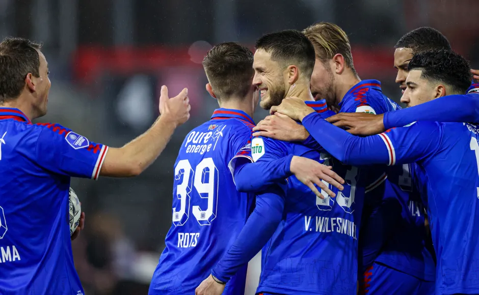 52482107 FC Twente v2