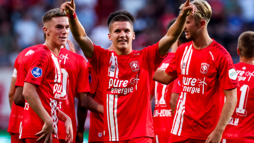55684994 FC Twente v2