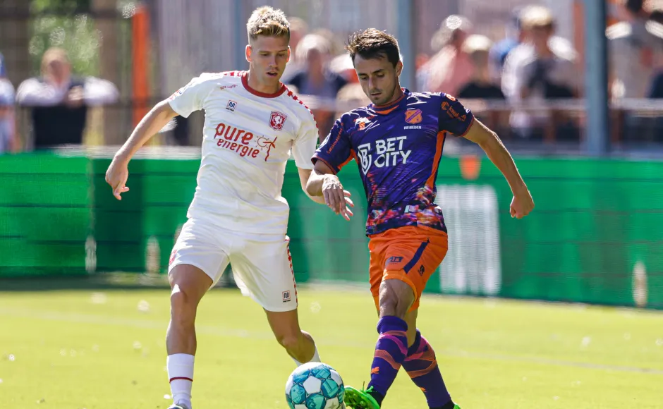 55880445 FC Twente v2