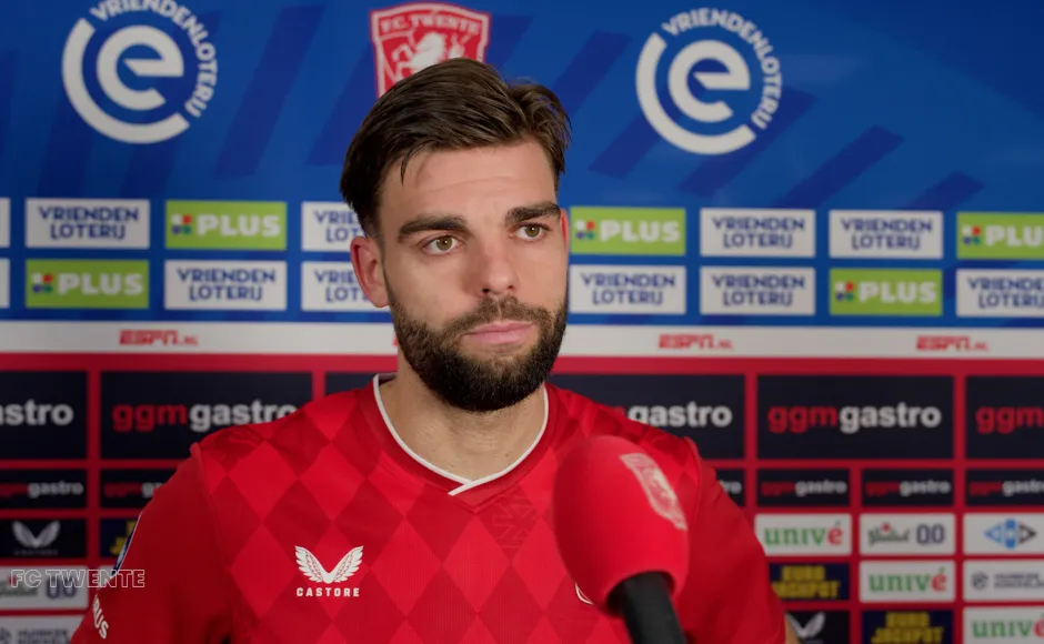 Interview Propper.00 03 03 17.Still003