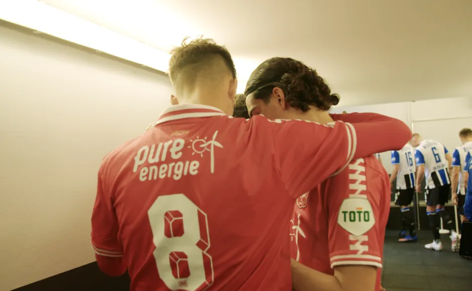 WATERMERK WIT.00 05 31 17.Still003