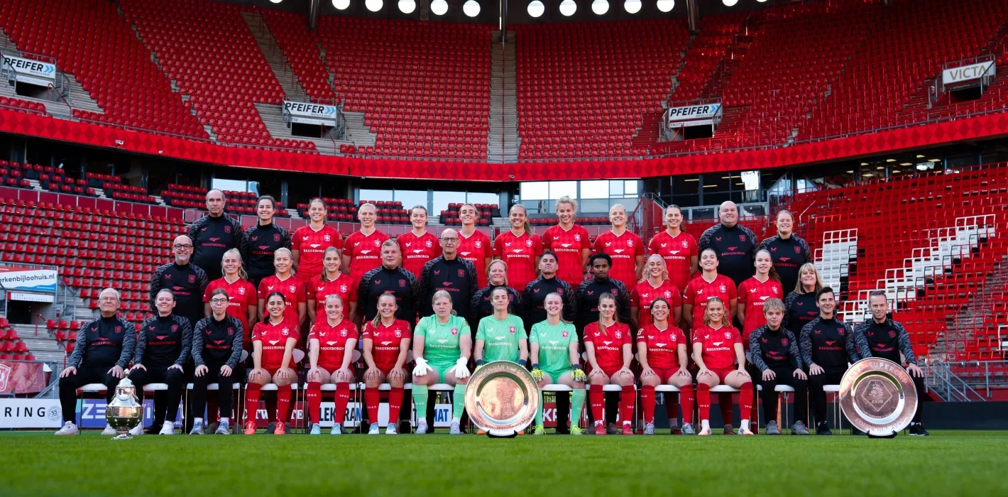 TEAMFOTO VROUWEN 2025 2026 min