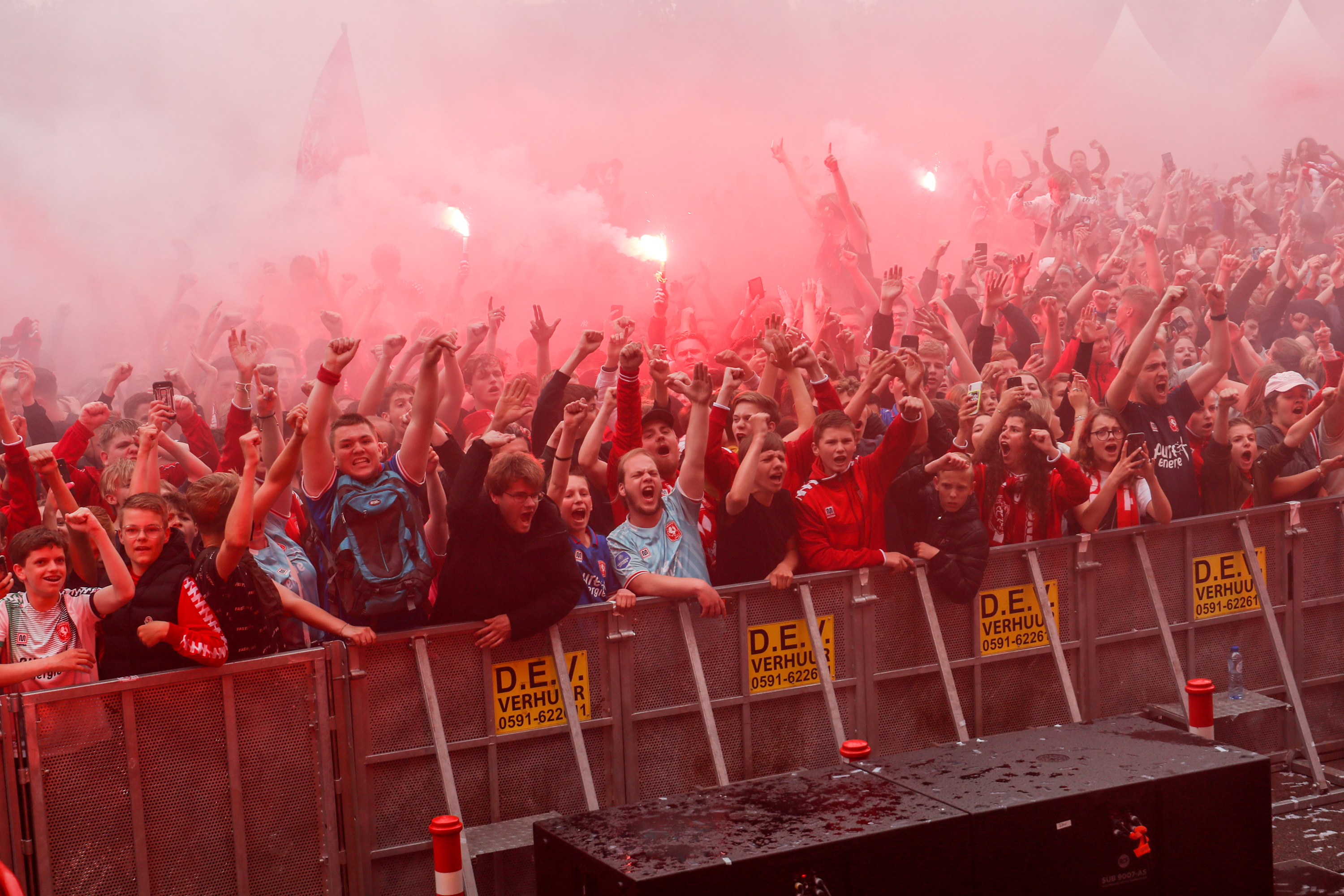 20220516 Europa kleurt Rood 16820