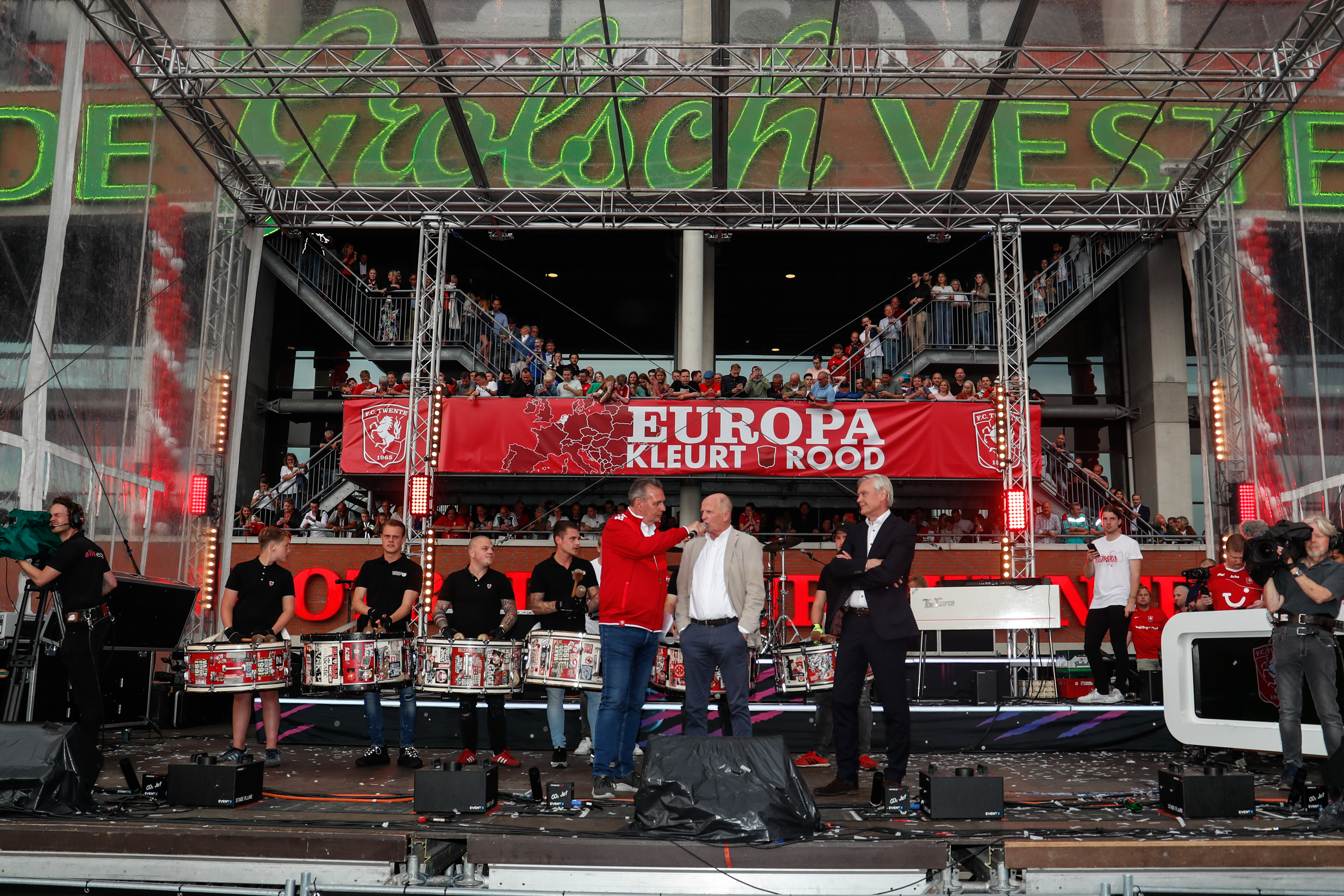 20220516 Europa kleurt Rood 16869