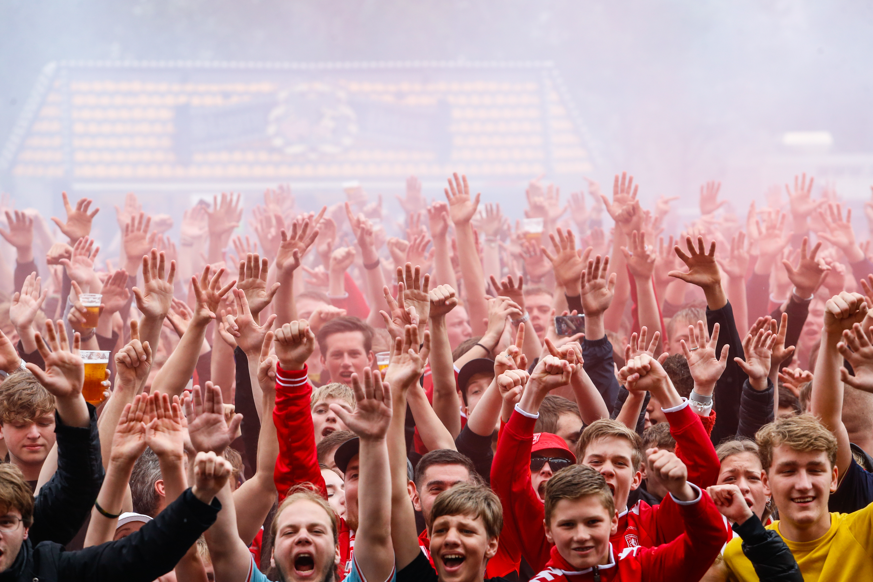 20220516 Europa kleurt Rood 26050