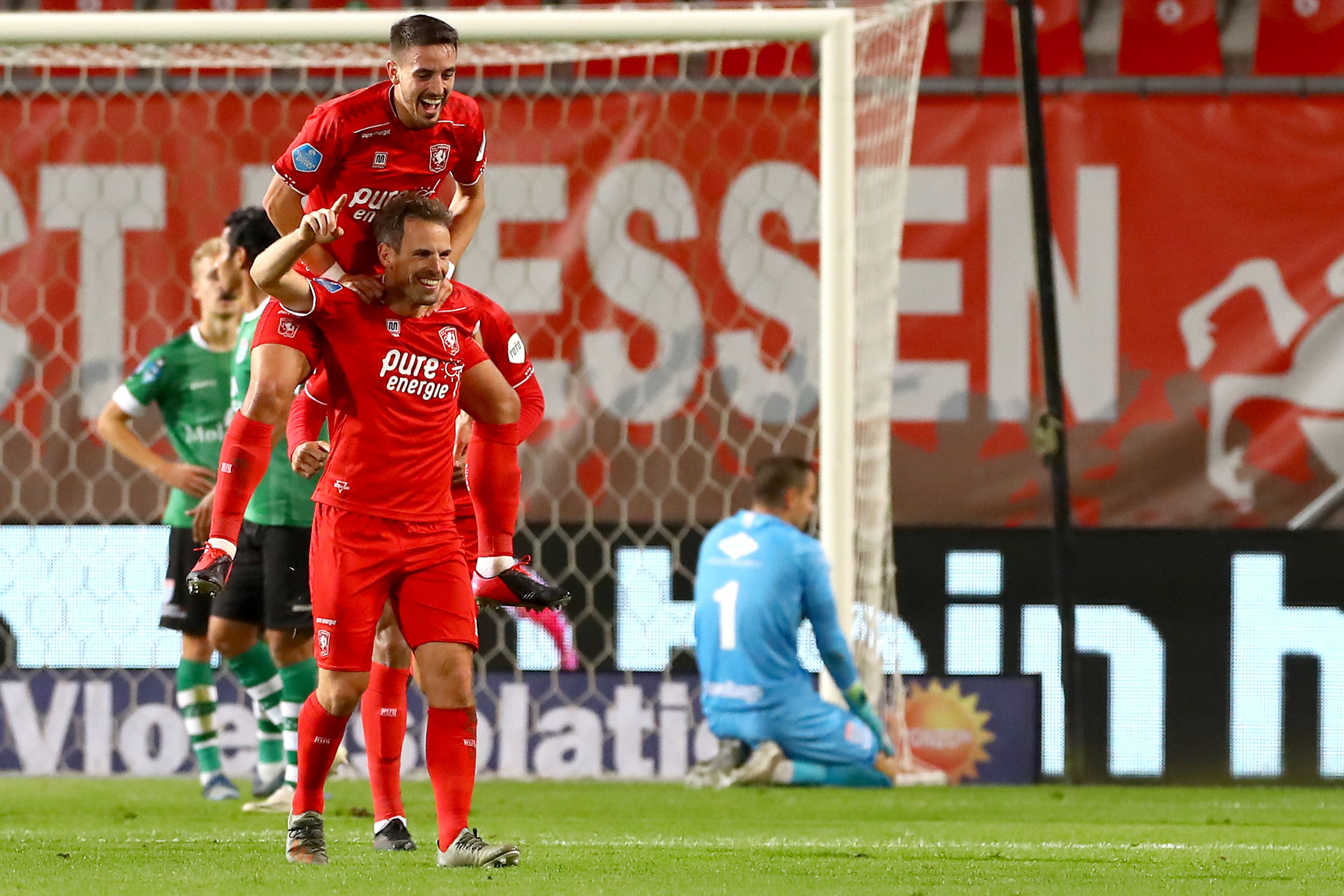 45439687 FC Twente v2