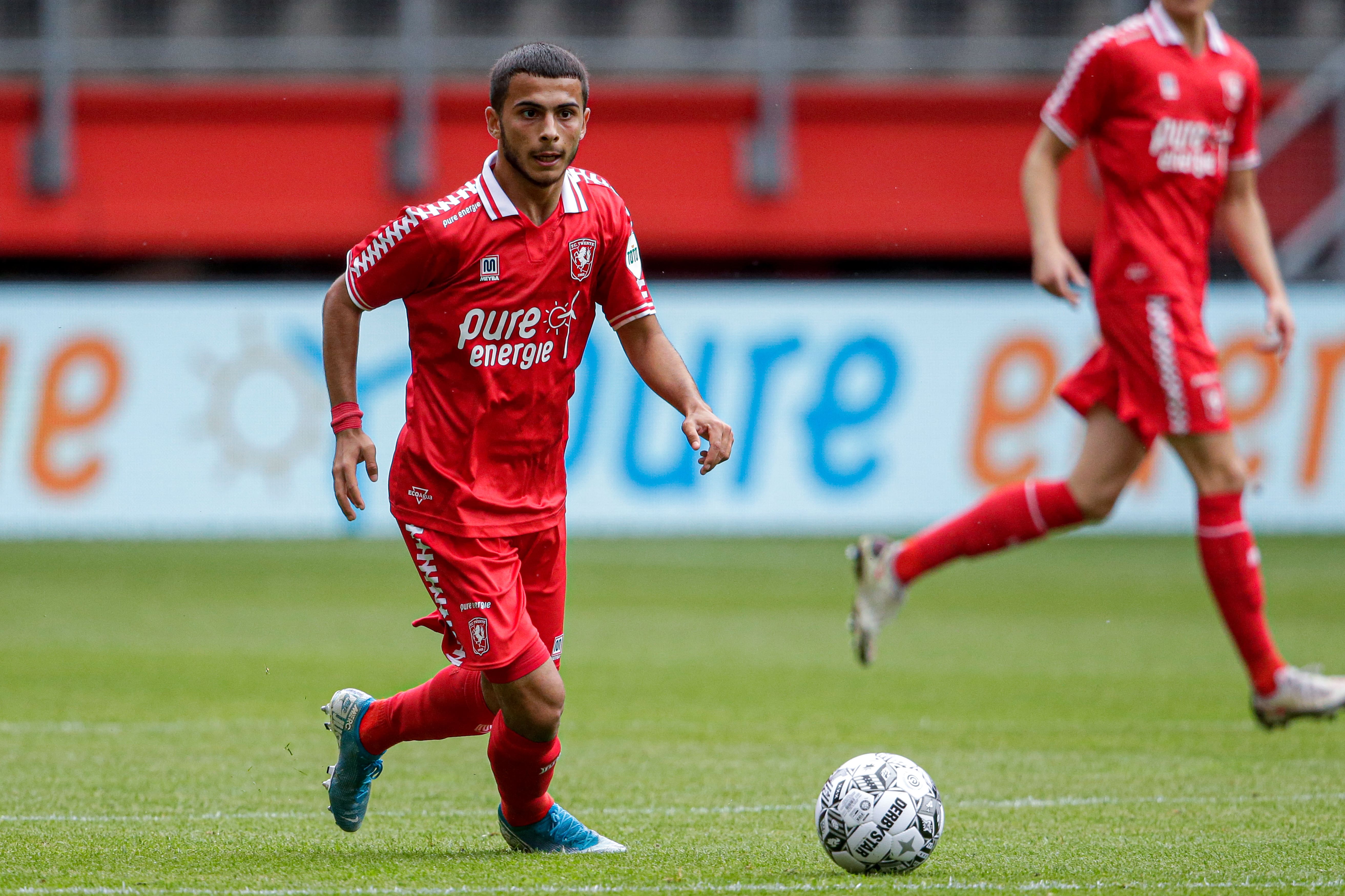 50529840 FC Twente min