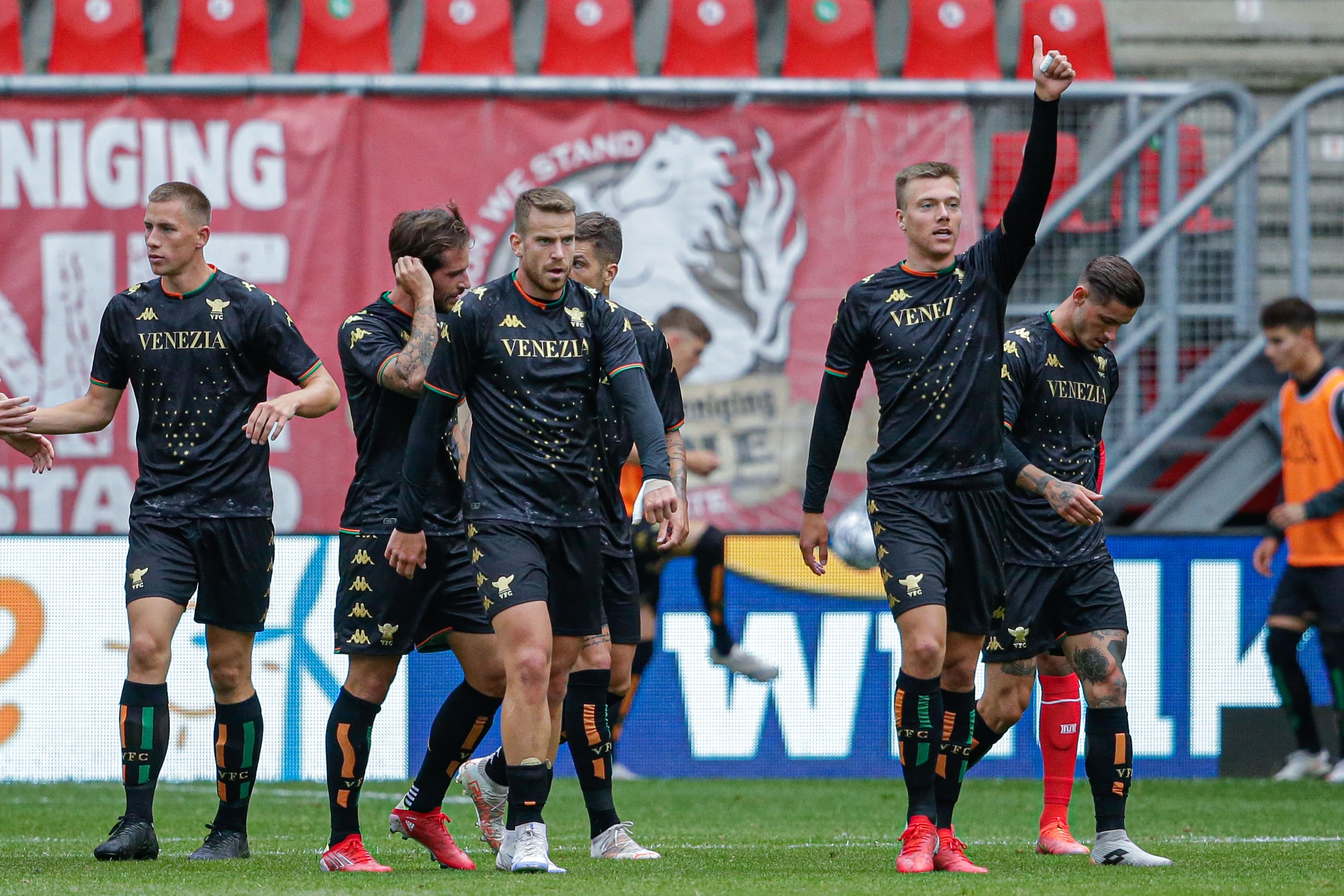 50530380 FC Twente min