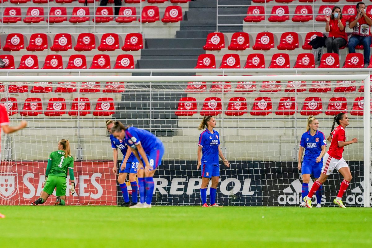 51208648 FC Twente v2