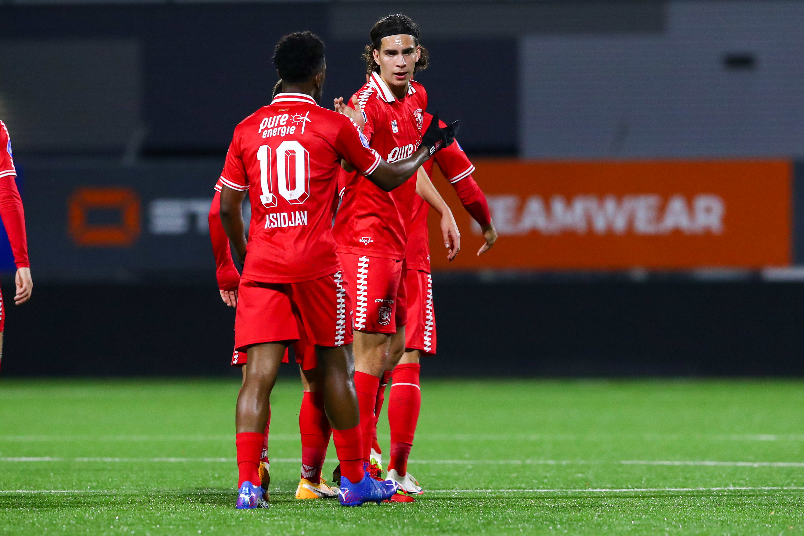52157215 FC Twente v2