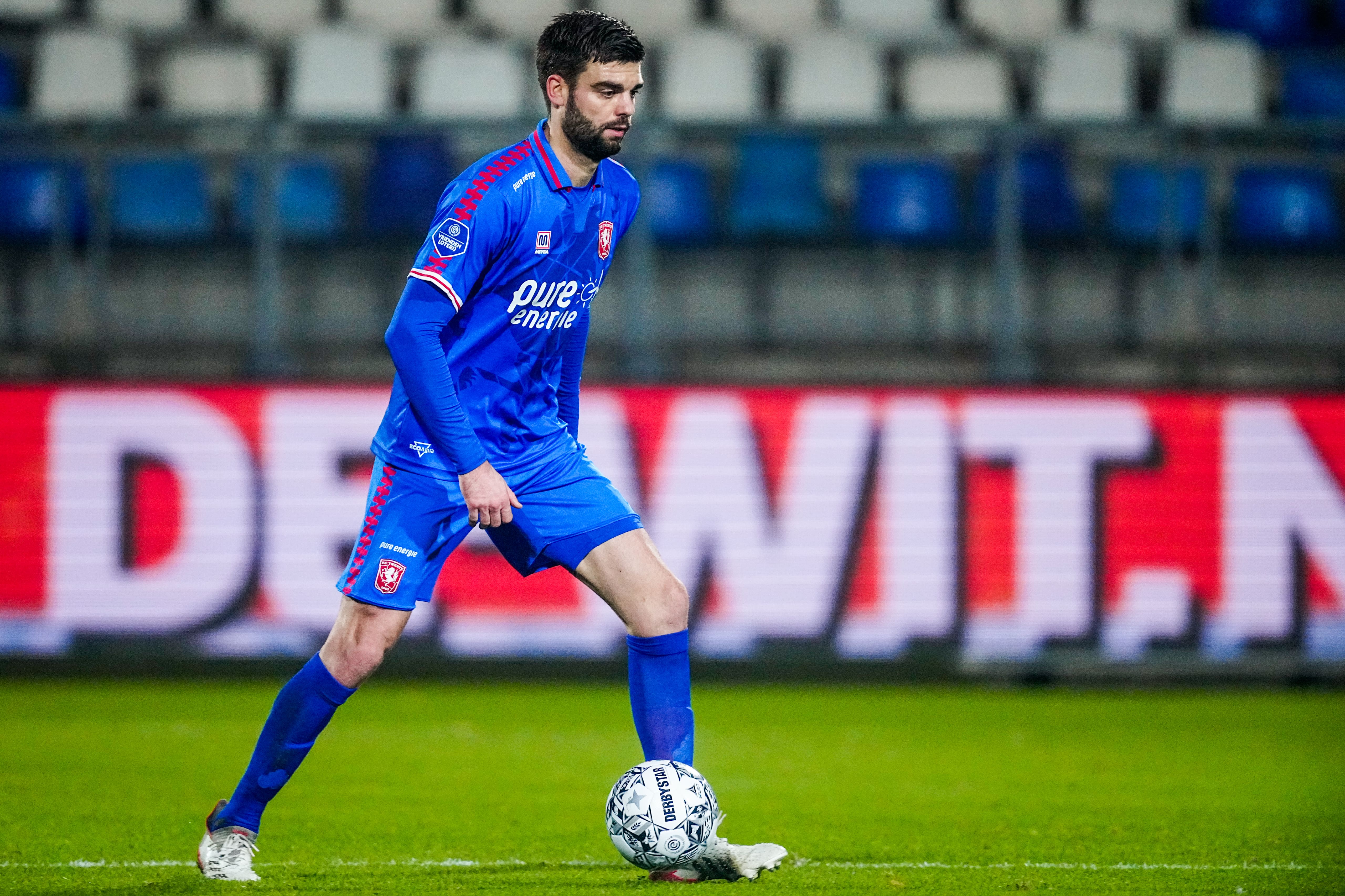 53104209 FC Twente 1 min