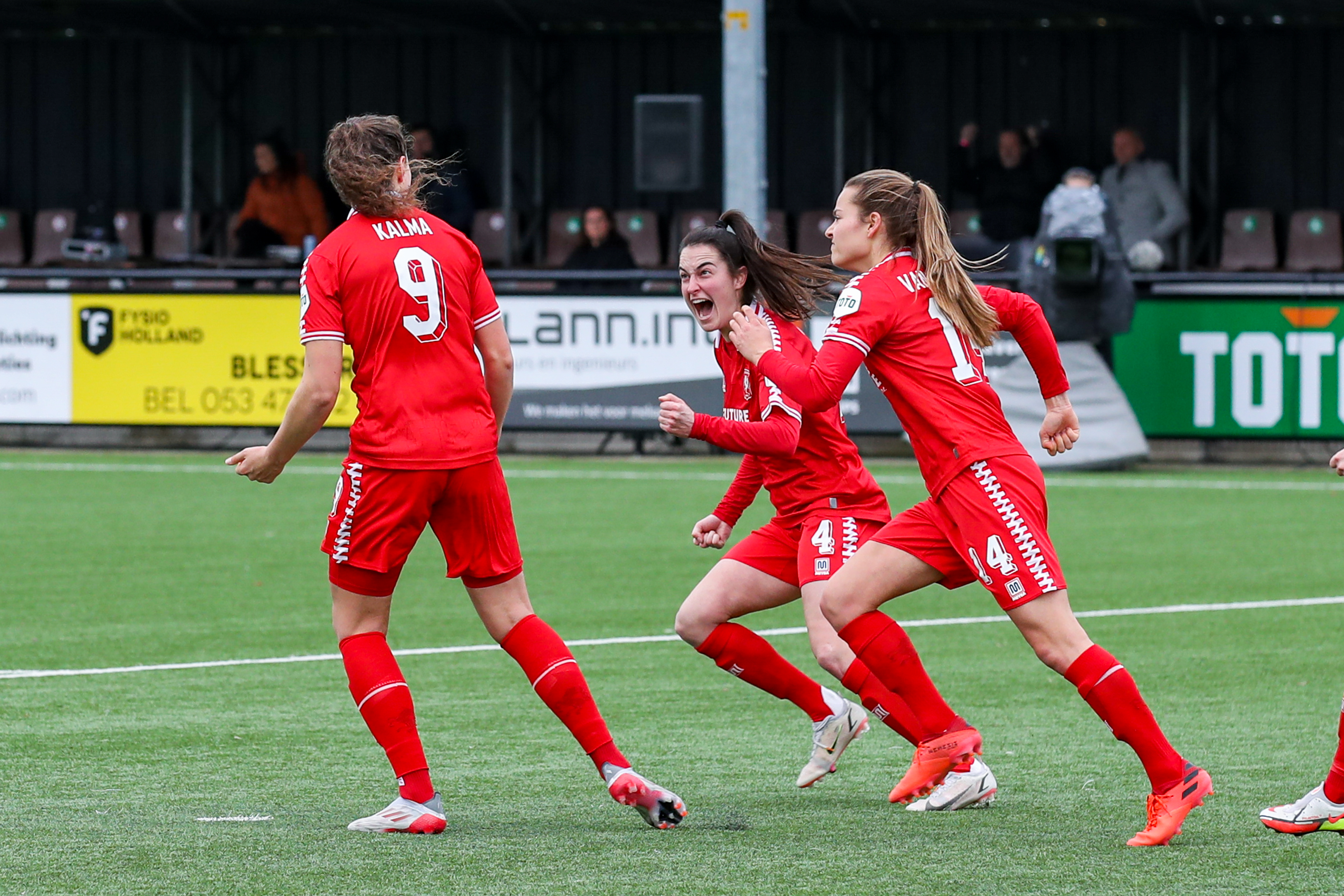 53108069 FC Twente v2