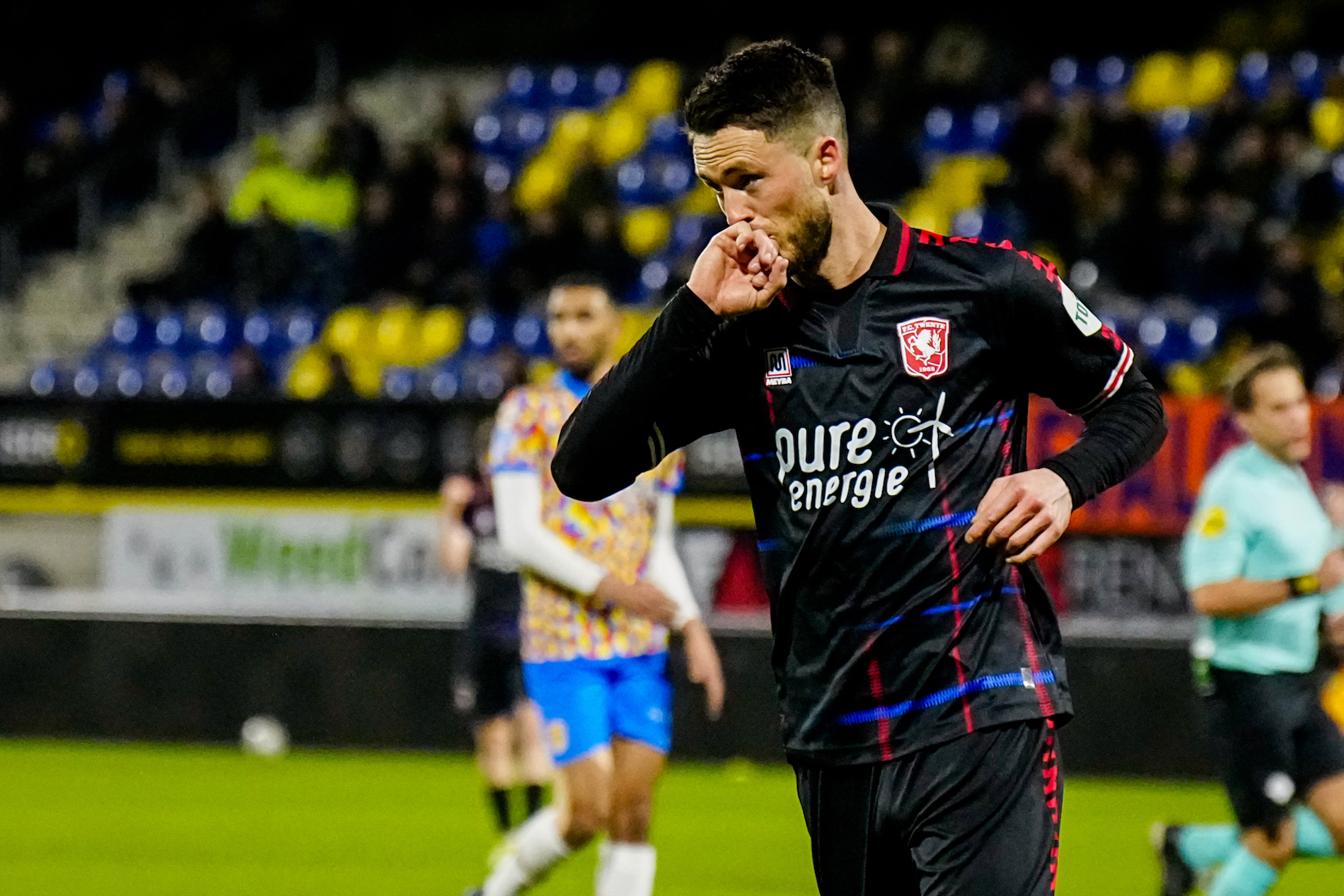 53490629 FC Twente v2