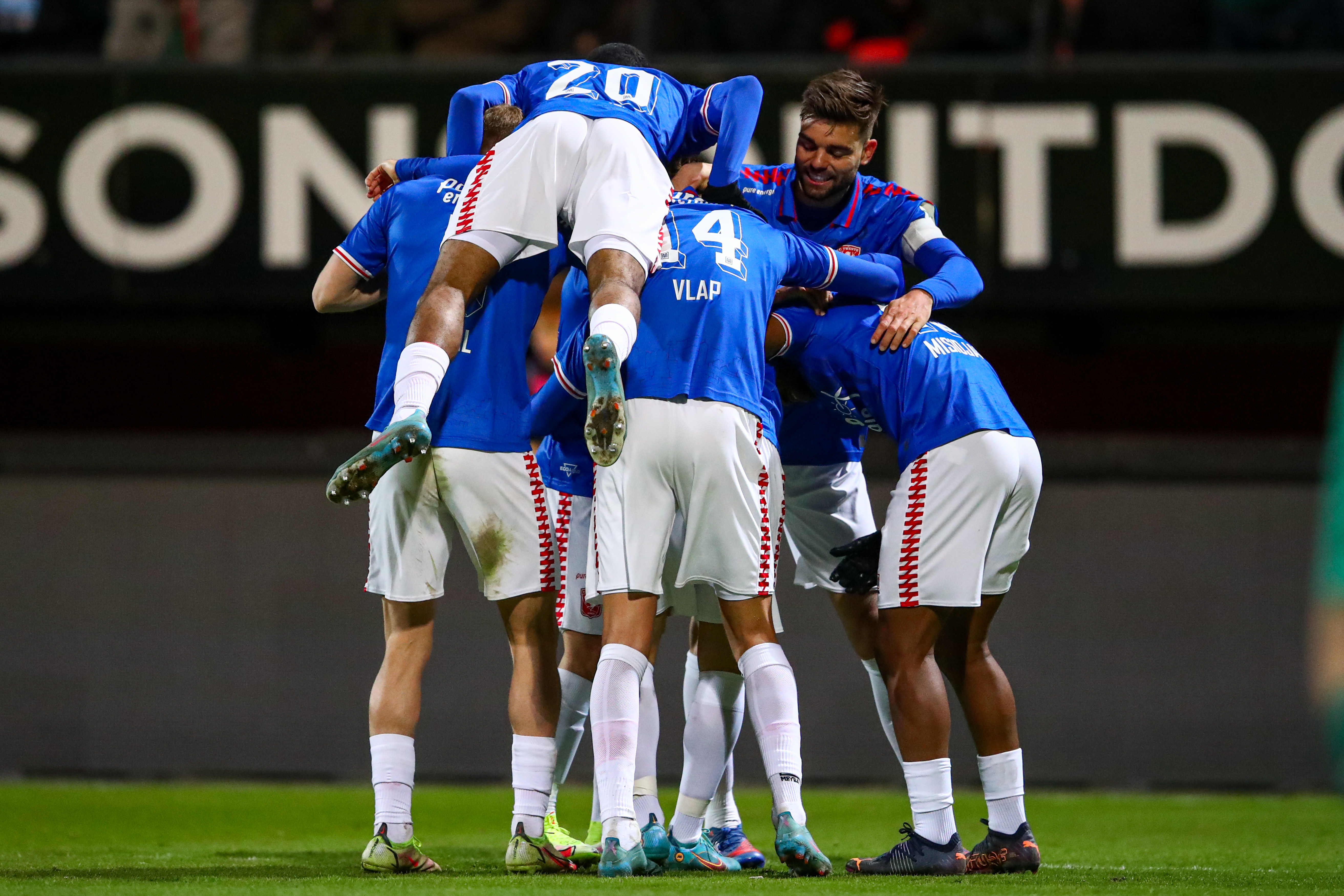 54086696 FC Twente