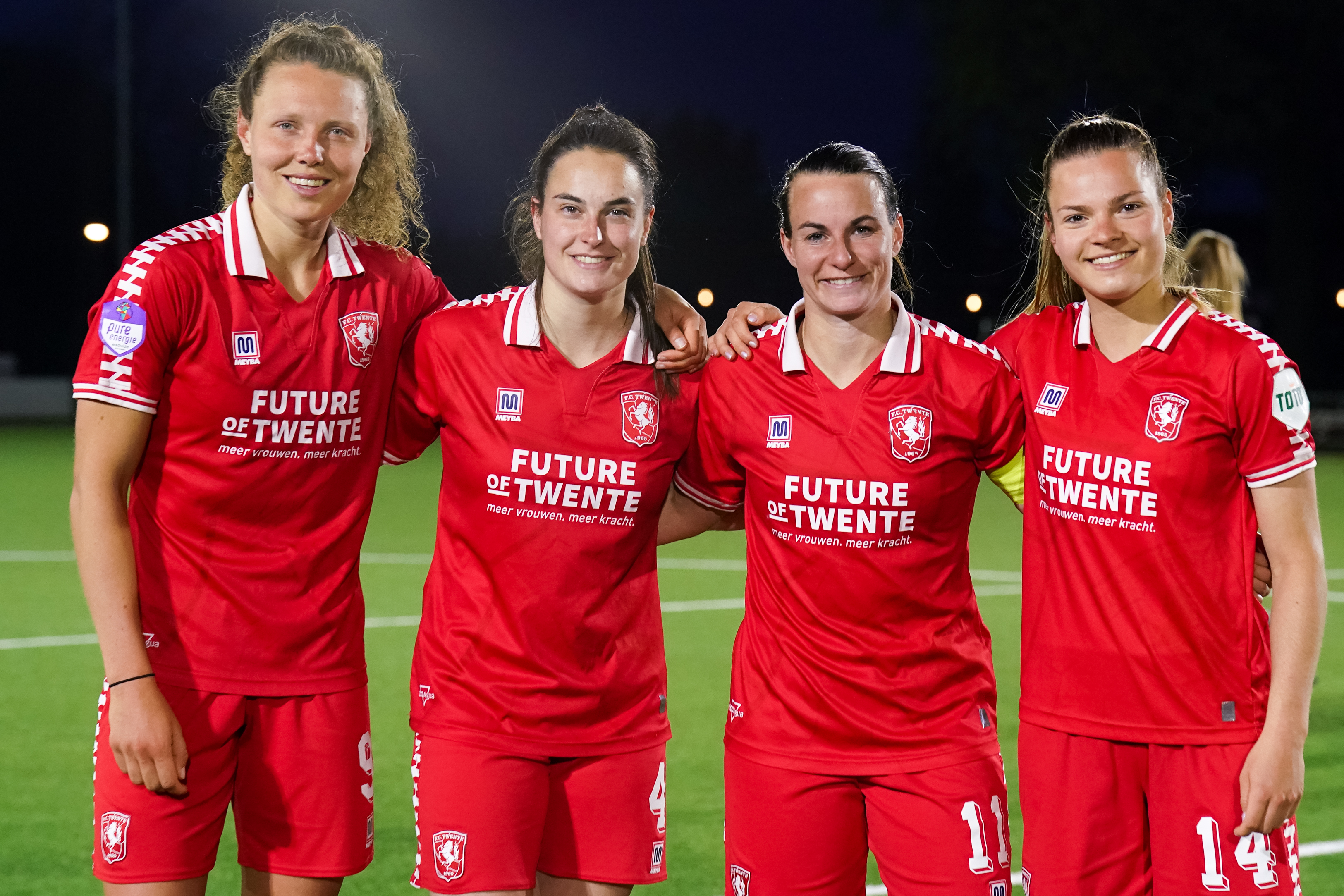54330823 FC Twente