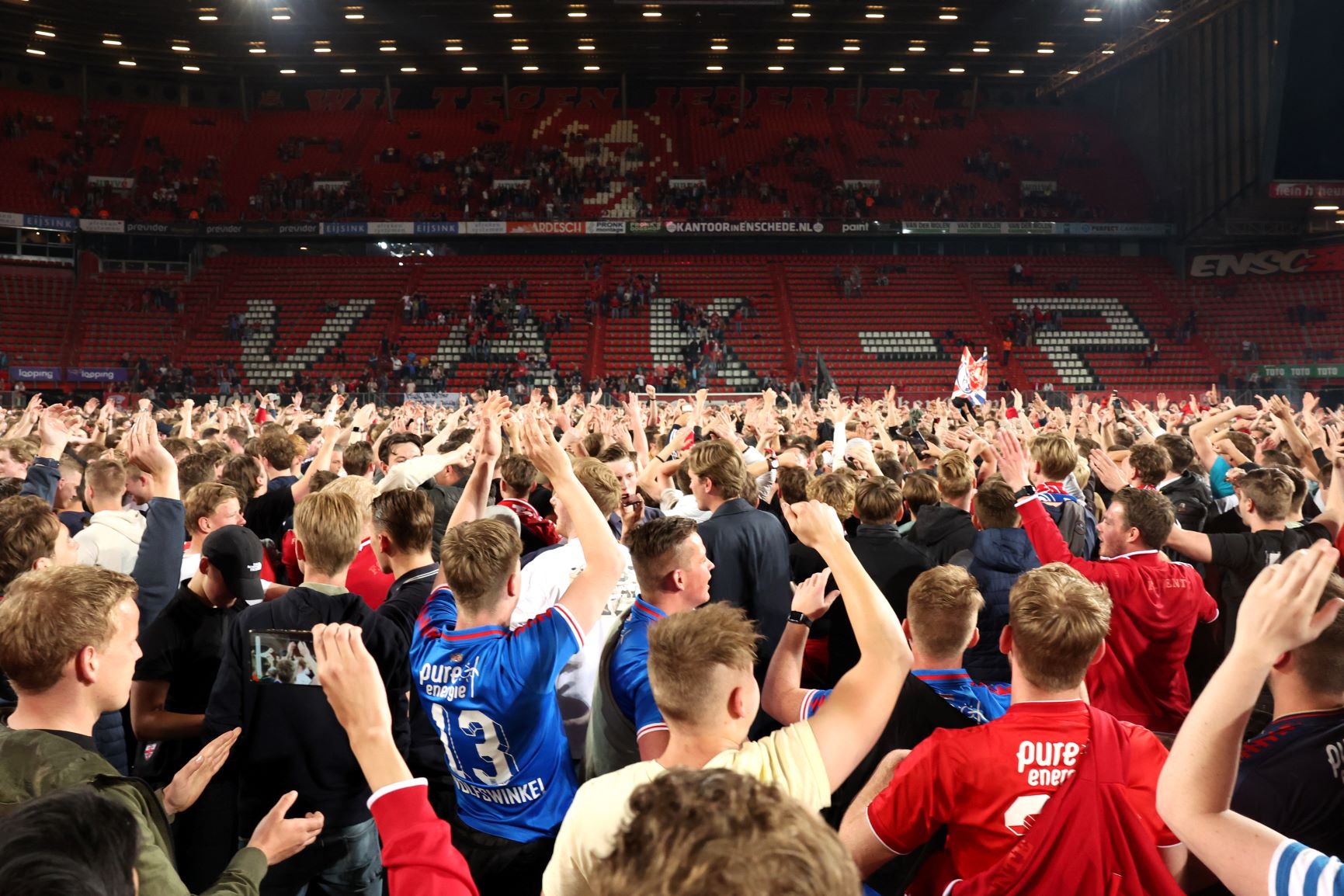 54489846 FC Twente