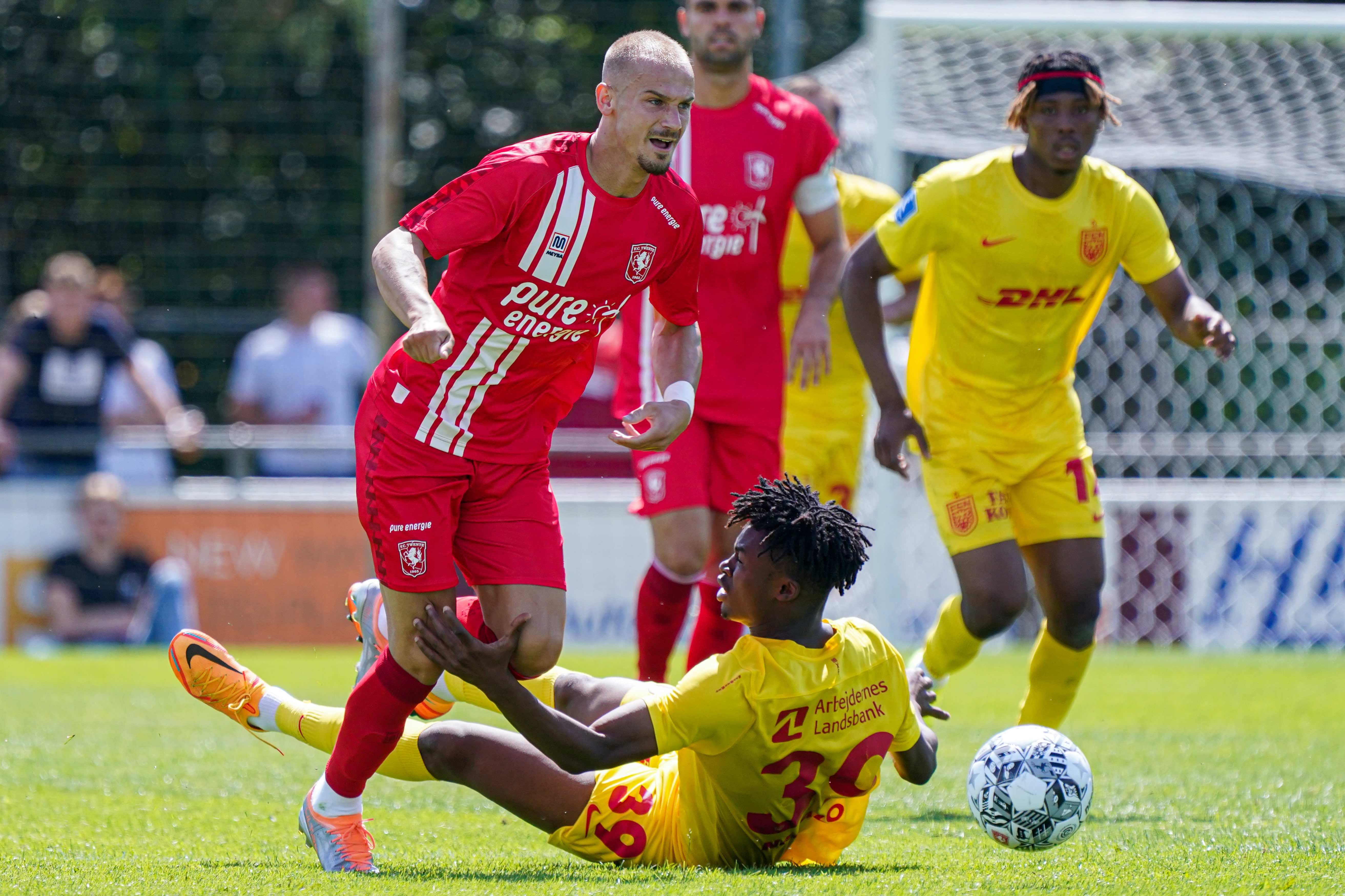 55222778 FC Twente