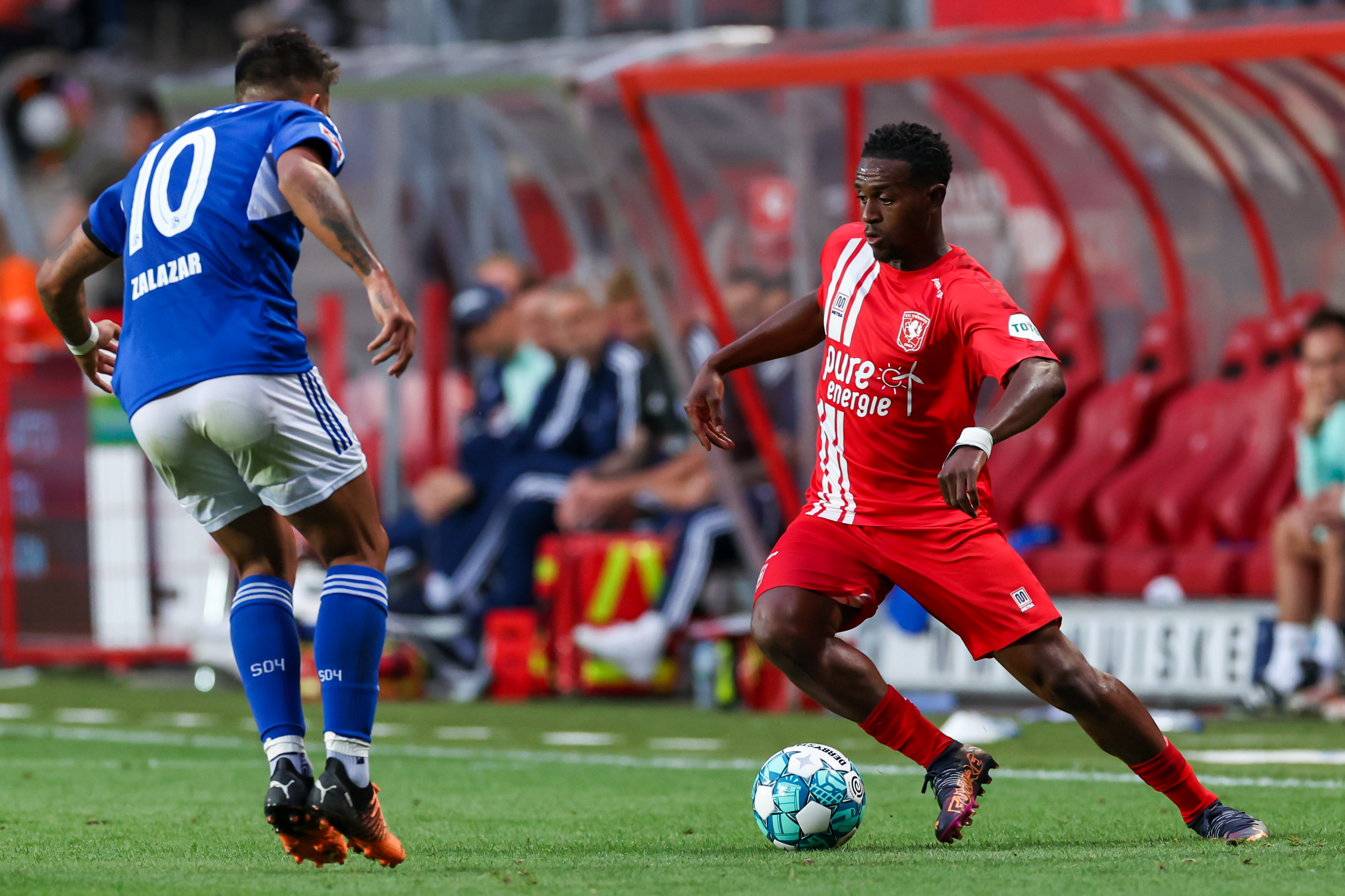 55468446 FC Twente v2