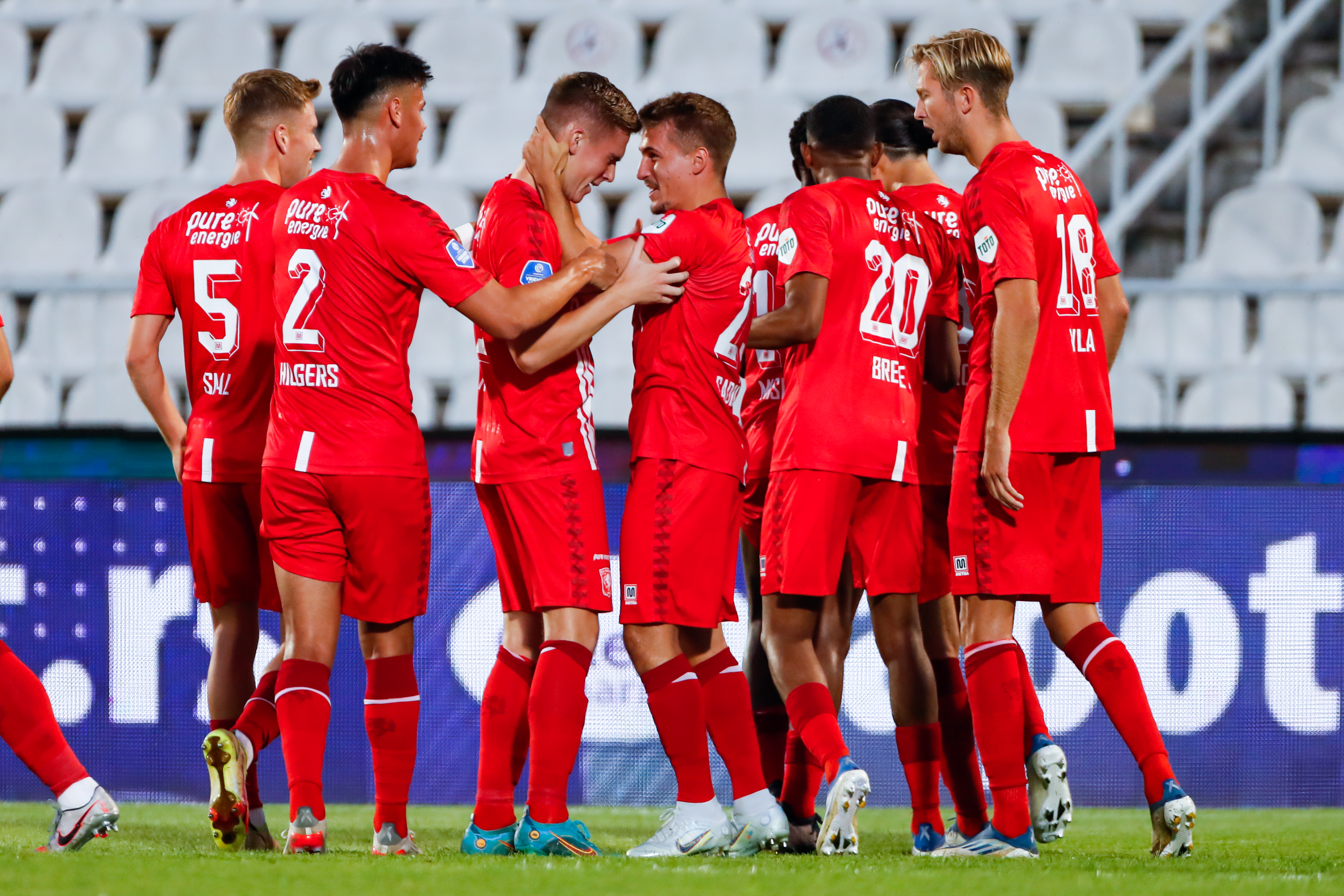 55608946 FC Twente