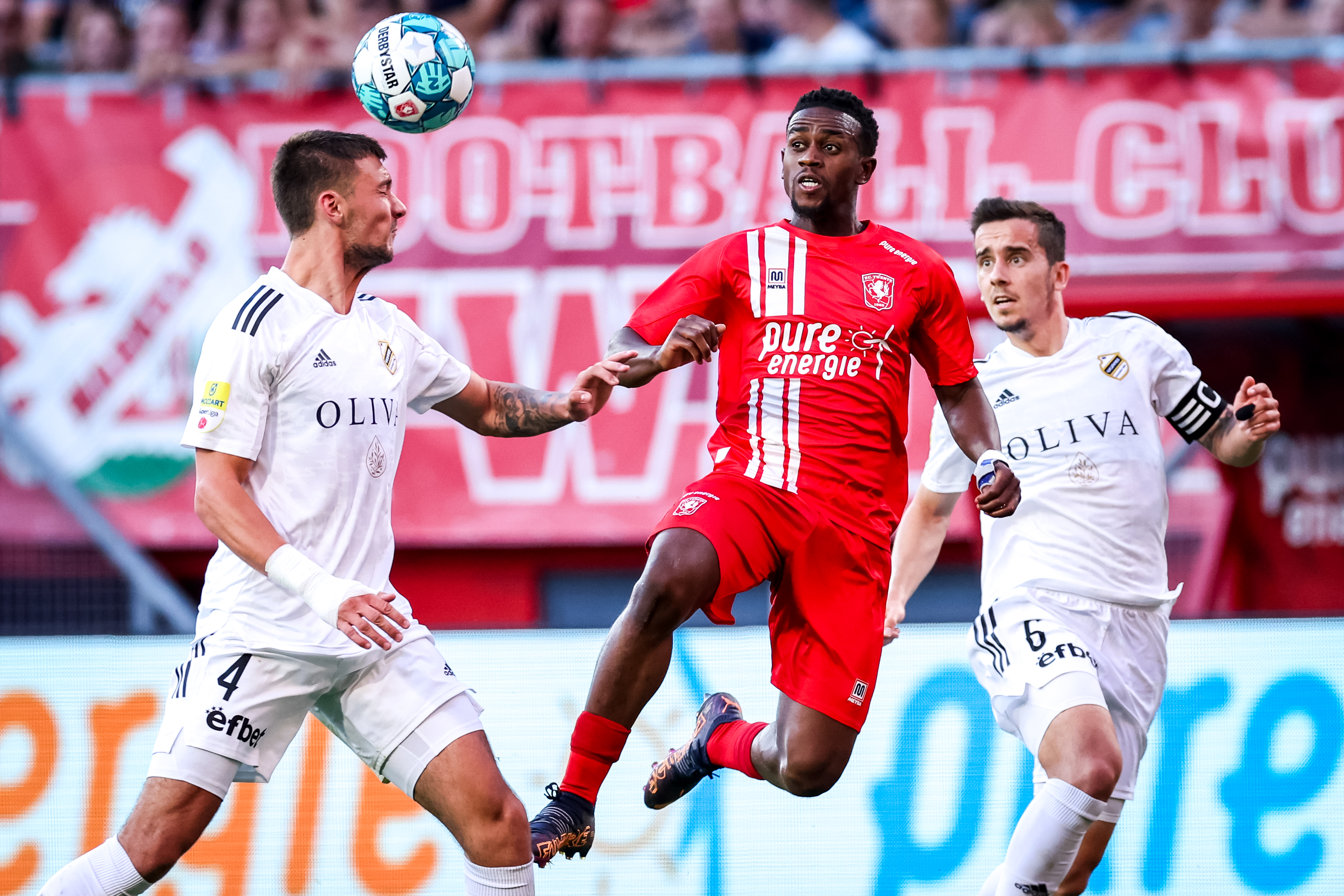 55684643 FC Twente