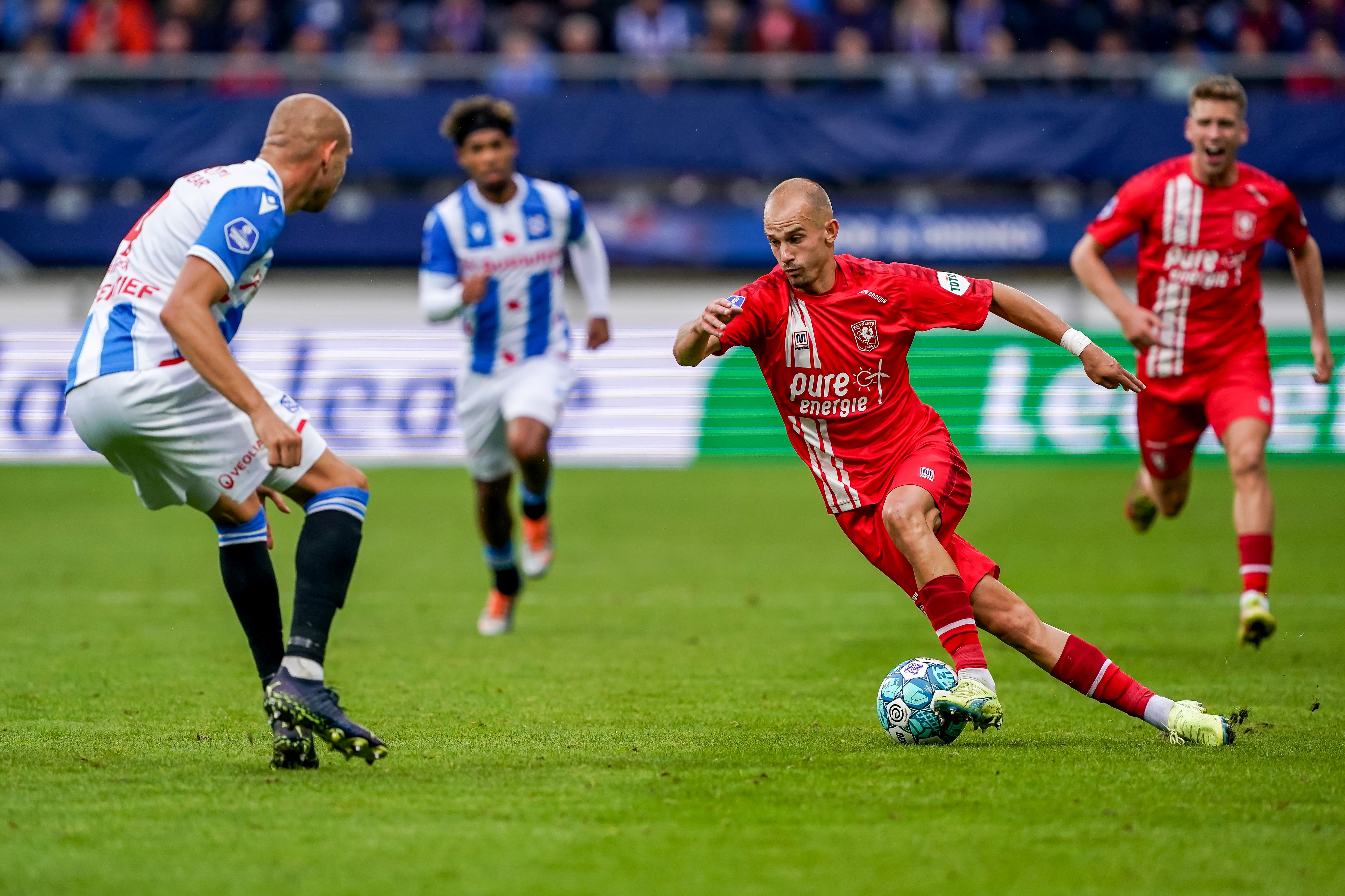 56213075 FC Twente