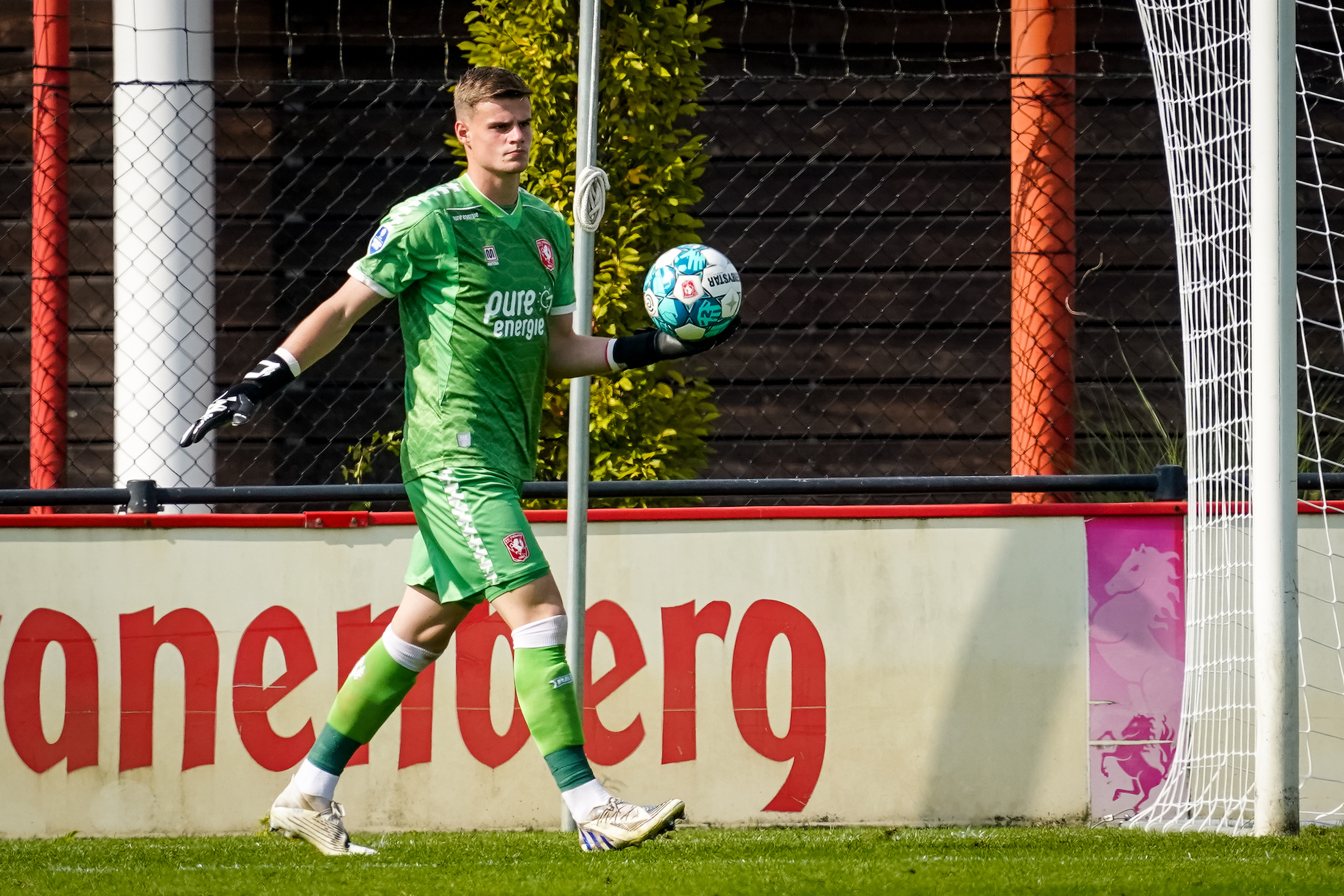 56266990 FC Twente