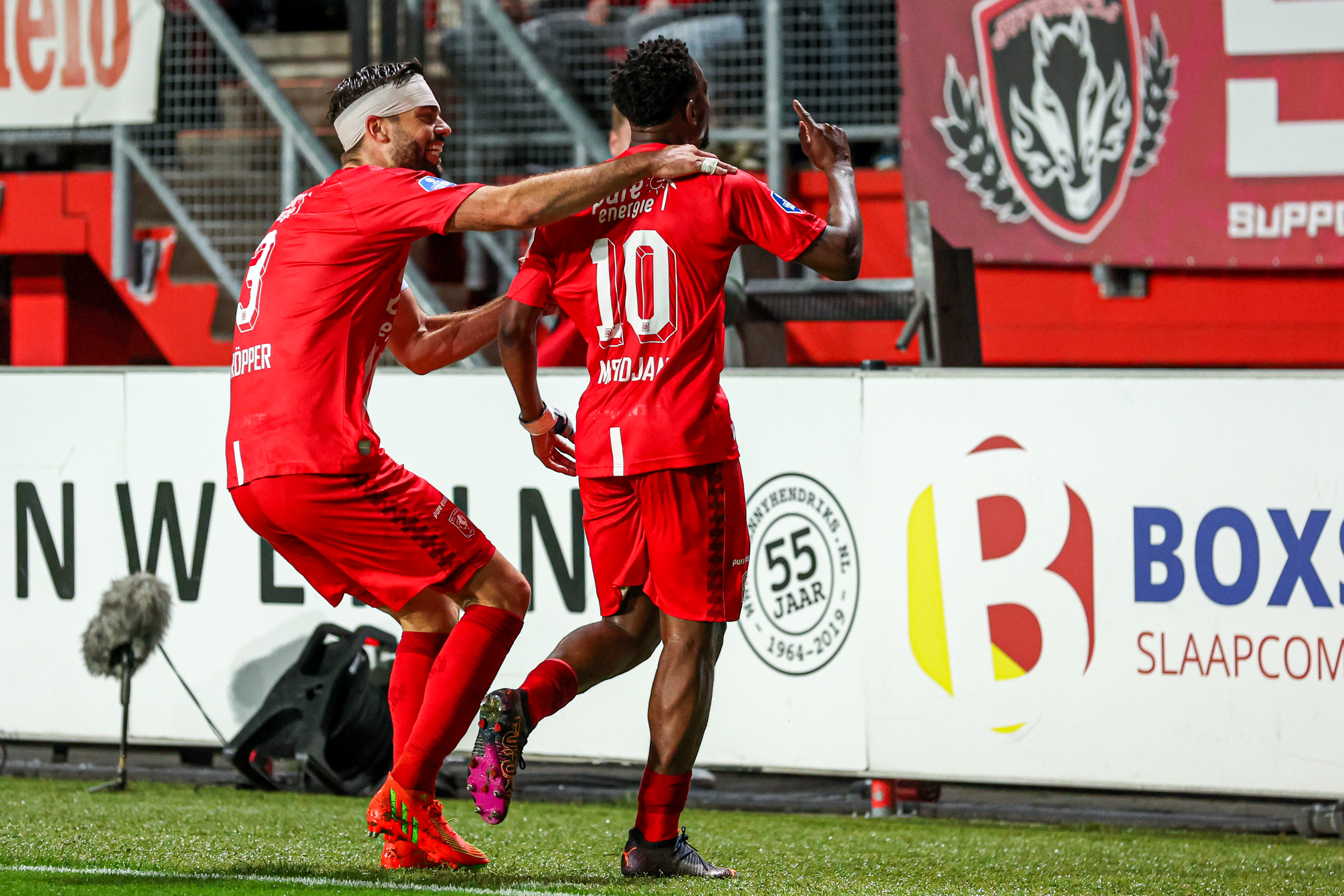 56402873 FC Twente
