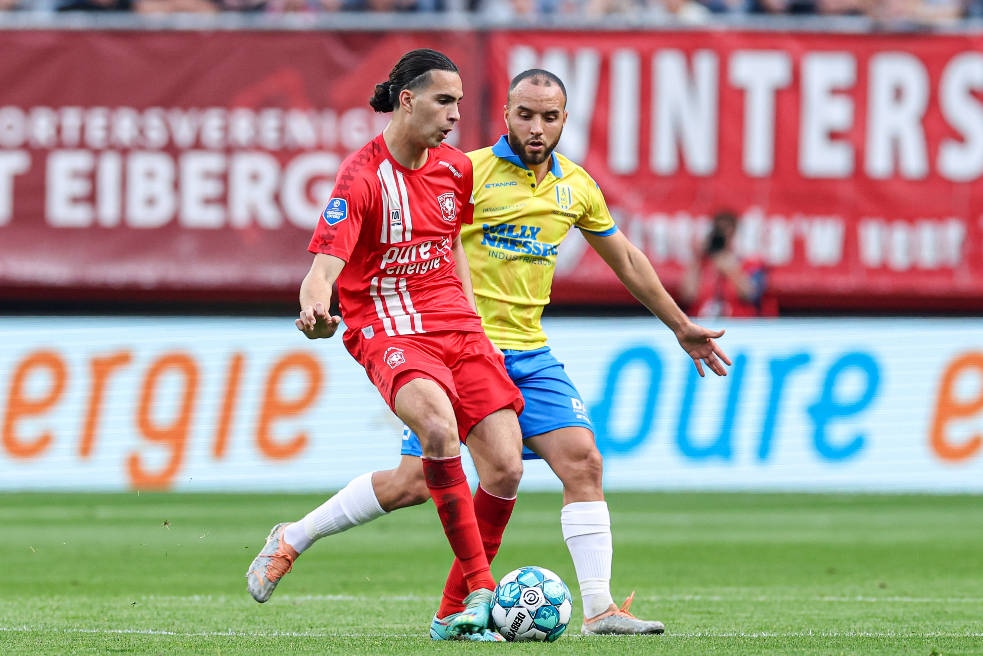 56818182 FC Twente