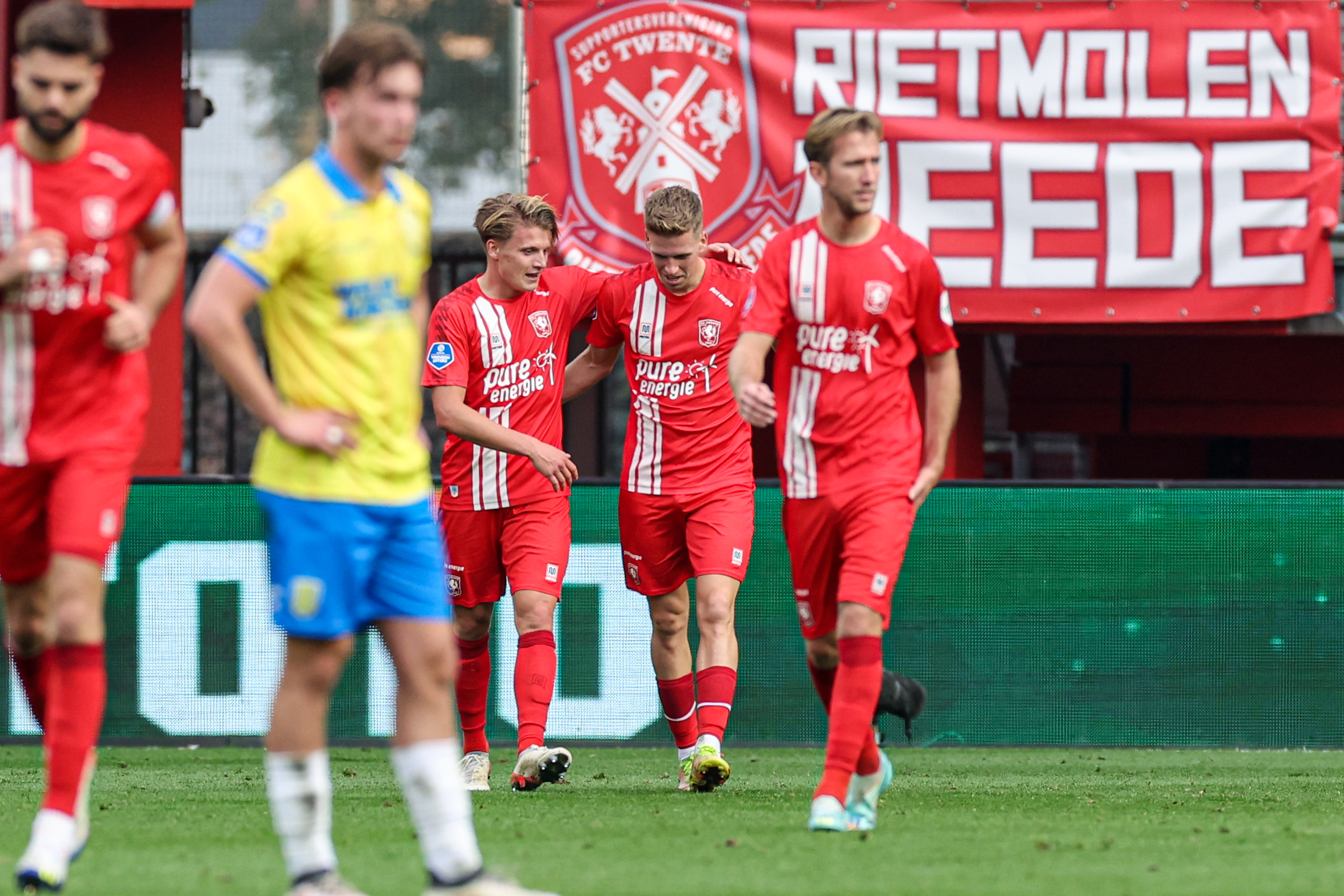 56818662 FC Twente