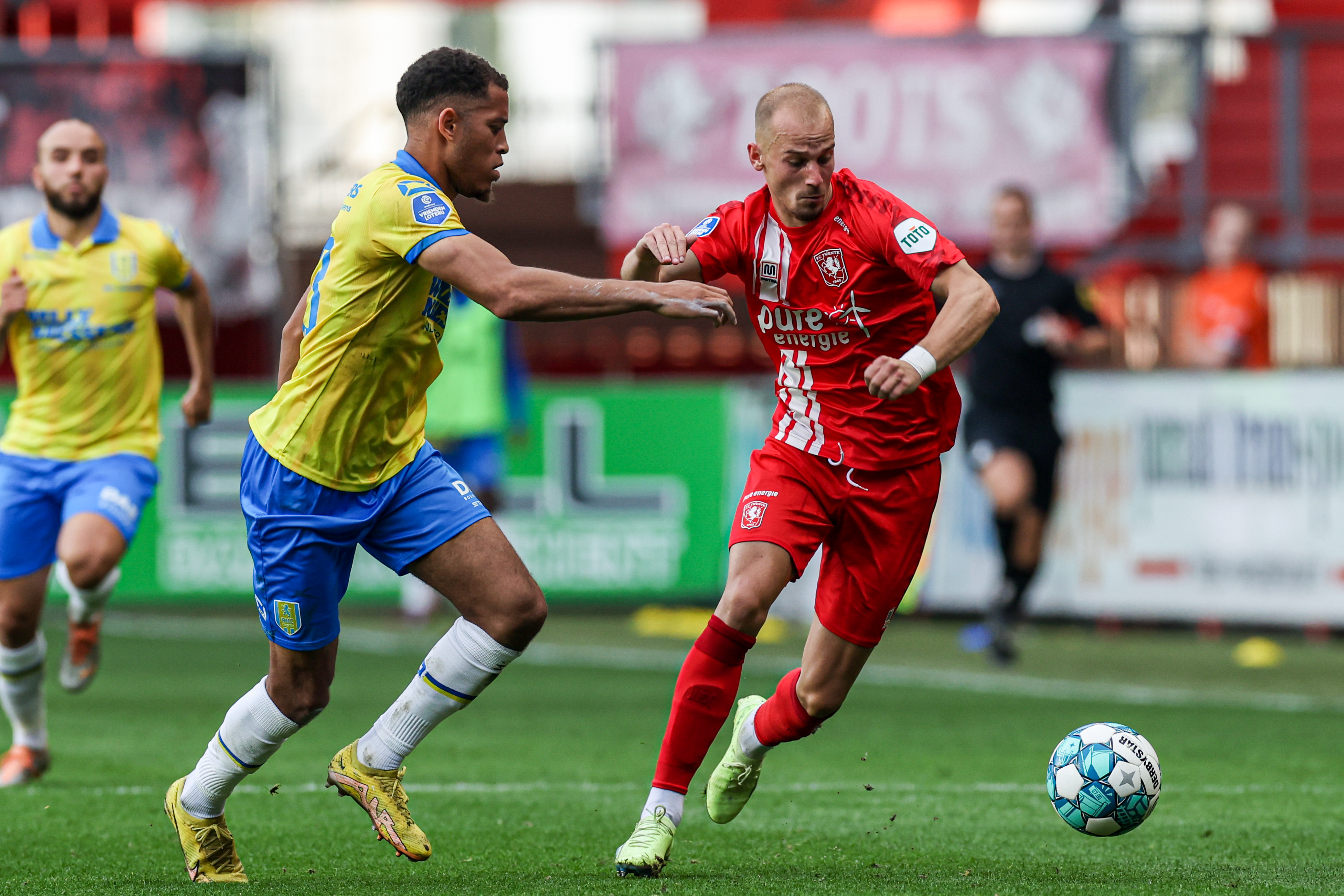 56819071 FC Twente