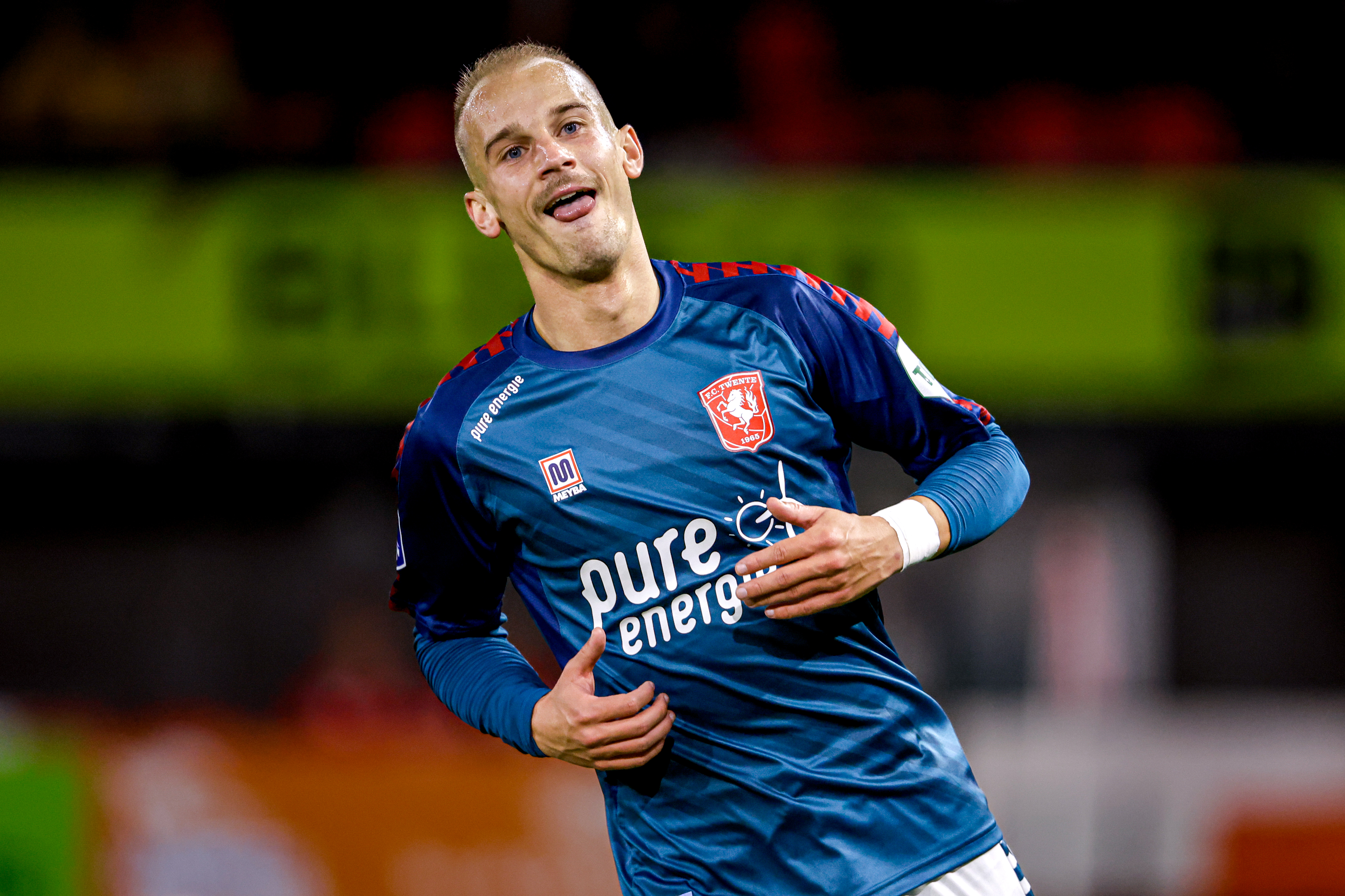 56988116 FC Twente
