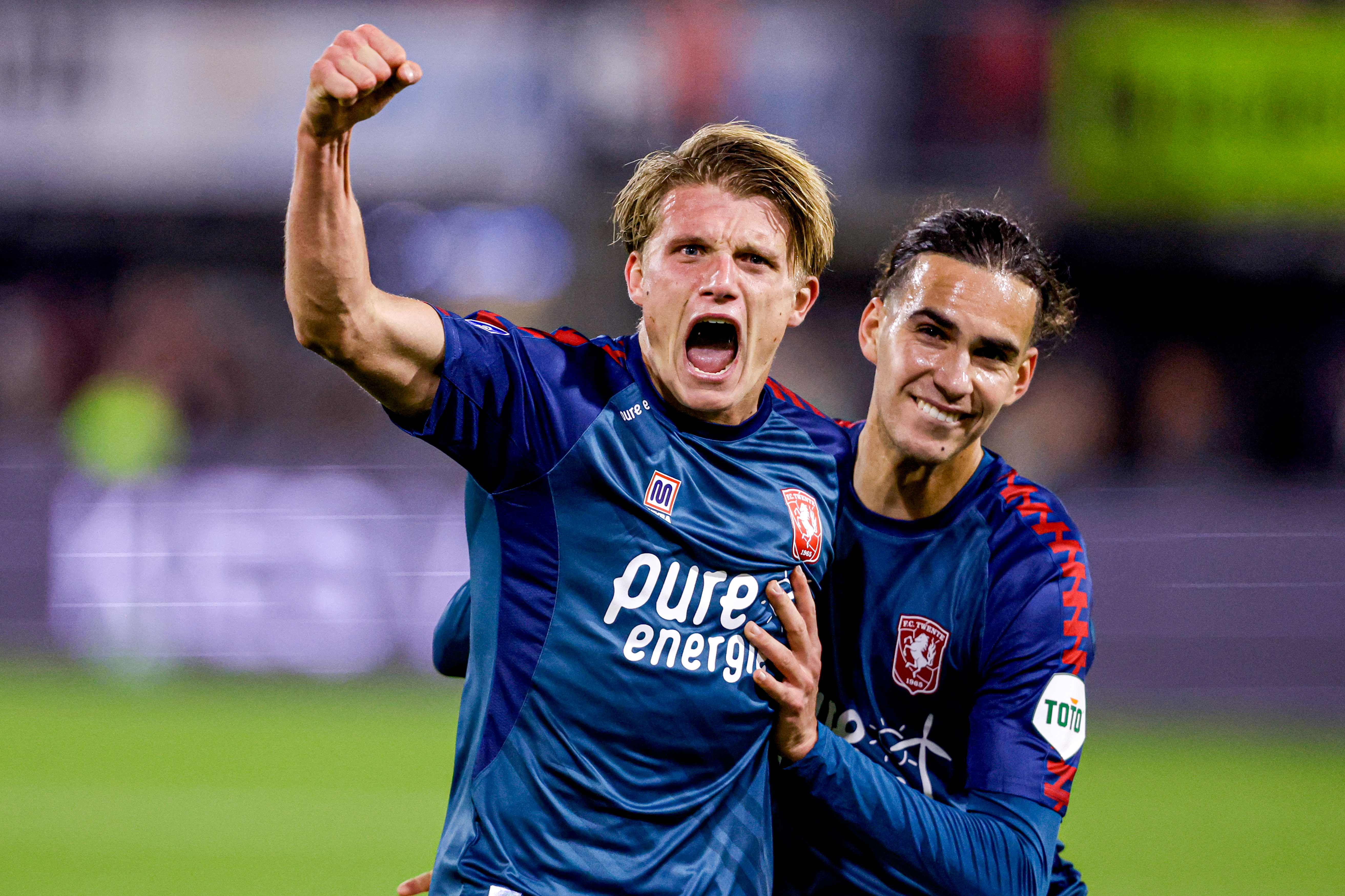 56988442 FC Twente