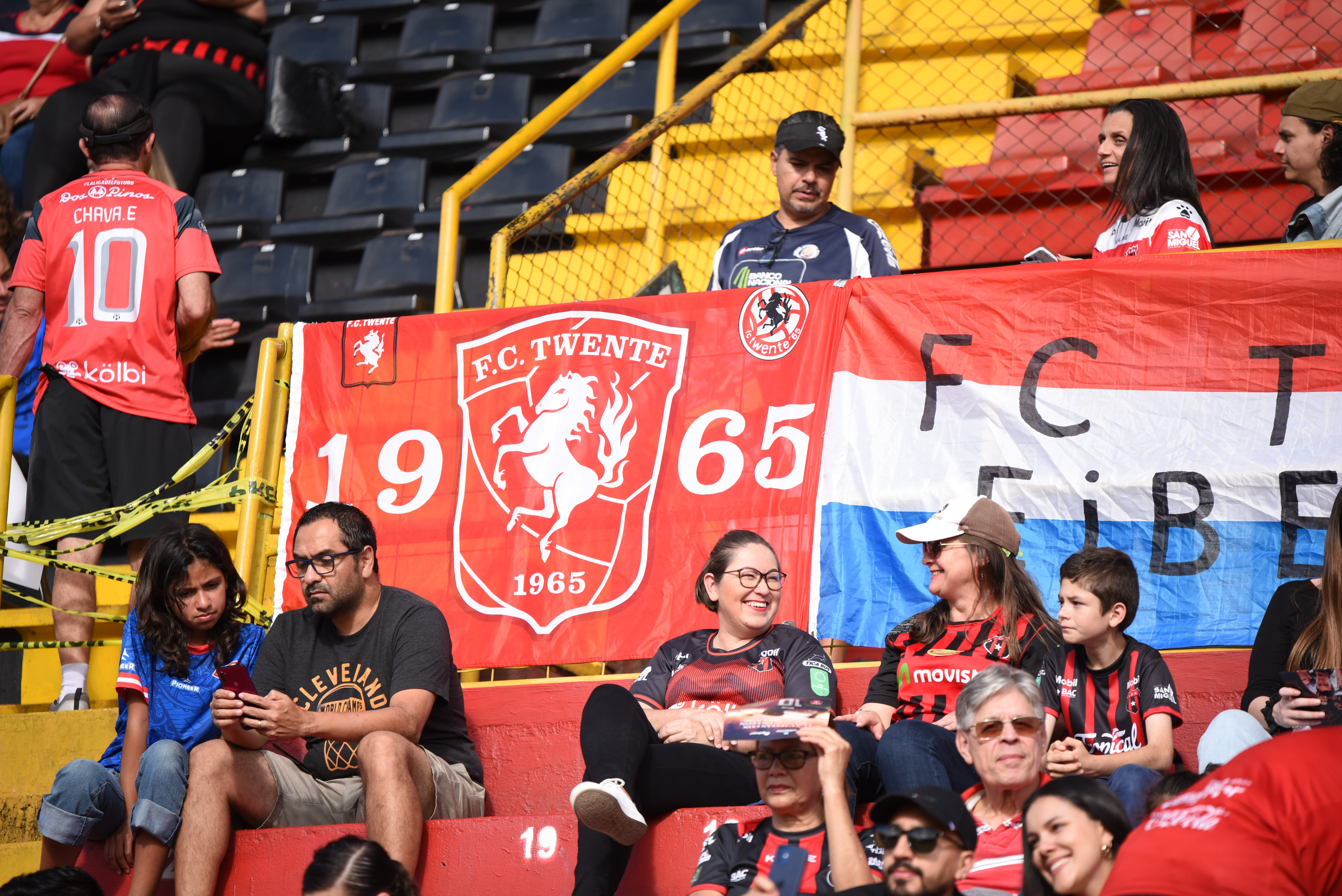 57436541 FC Twente