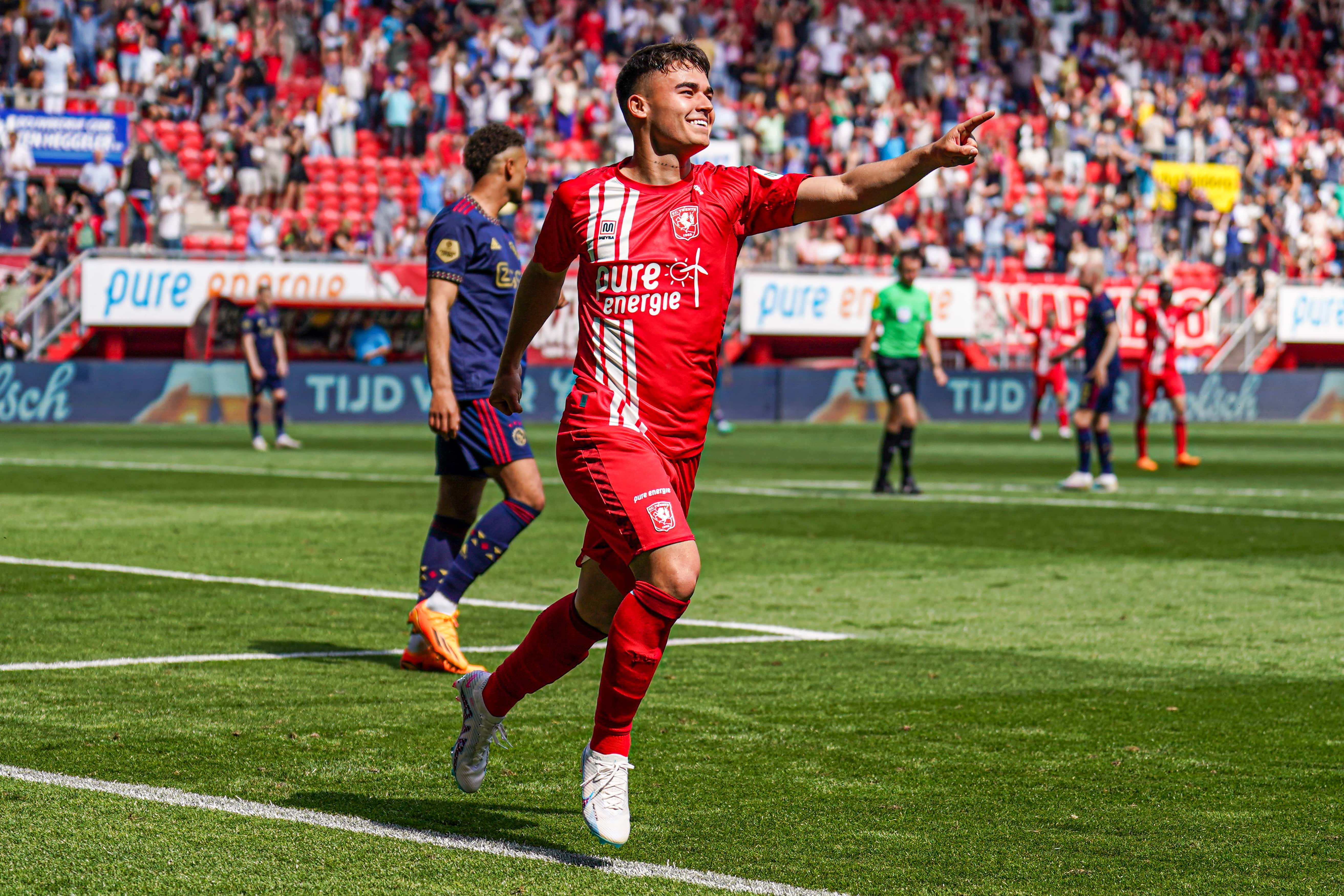 59582996 FC Twente min