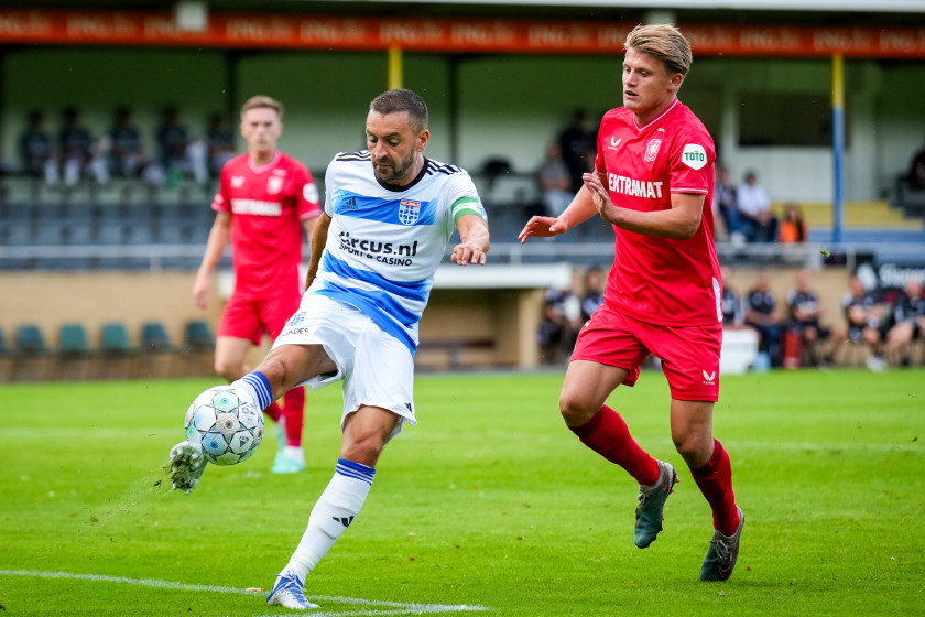 FC Twente Wint Oefenduel Van PEC Zwolle