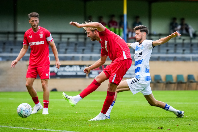 FC Twente Wint Oefenduel Van PEC Zwolle