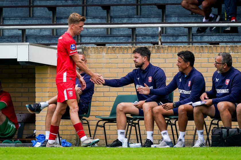 FC Twente Wint Oefenduel Van PEC Zwolle